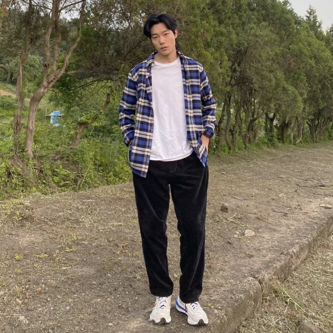 Nike x Sacai VaporWaffle Royal Fuchsia 착용 스타일 - 3