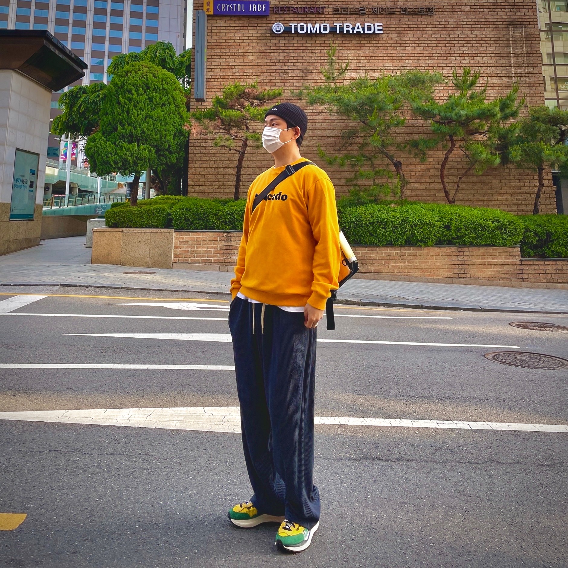 Nike x Sacai VaporWaffle Tour Yellow & Gorge Green Sail 착용 스타일