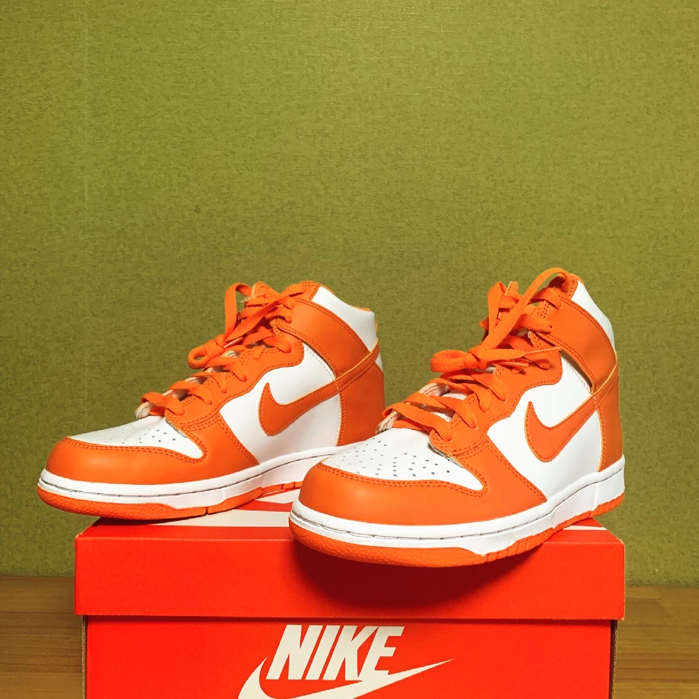 Nike Dunk High Retro Orange Blaze 착용 스타일 - 2