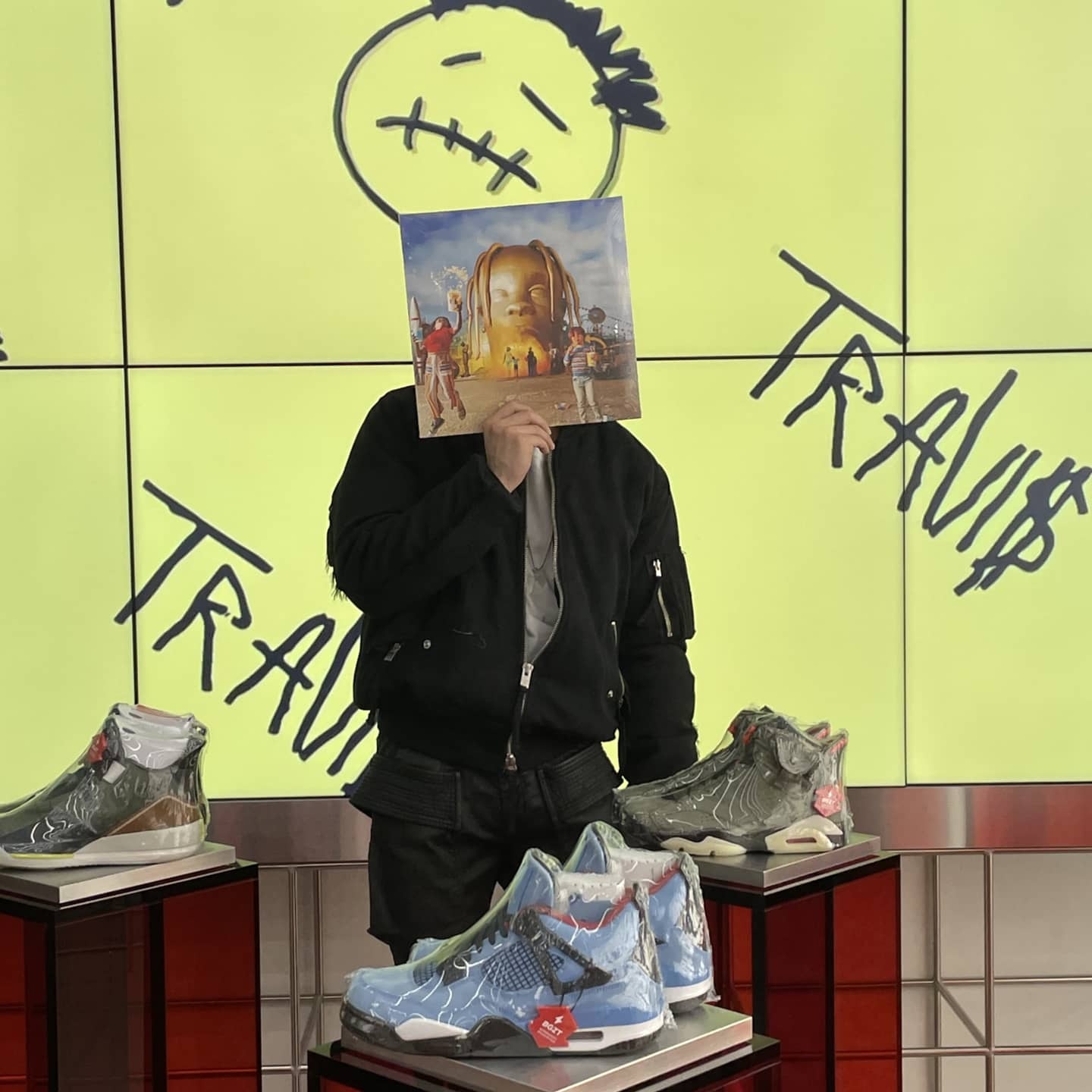 Jordan 1 x Travis Scott Retro High OG SP Mocha, Jordan 6 x Travis Scott Retro Olive 착용 스타일 - 3