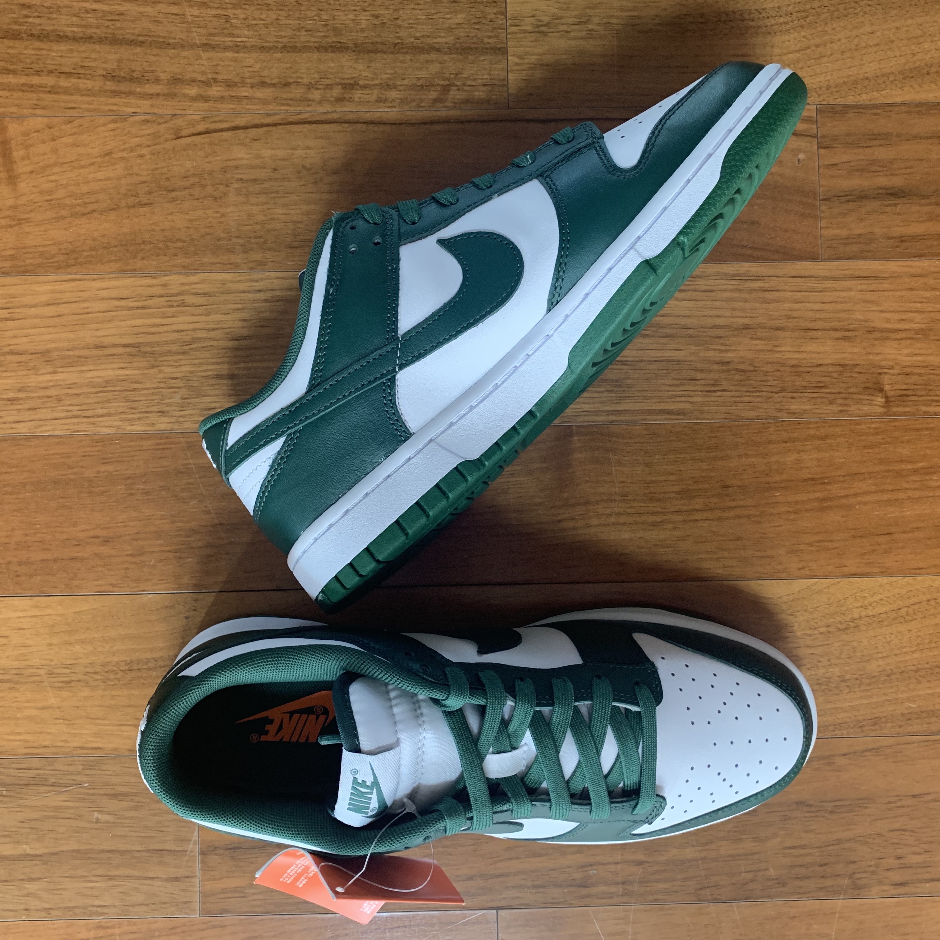 Nike Dunk Low Retro Varsity Green 착용 스타일 - 1