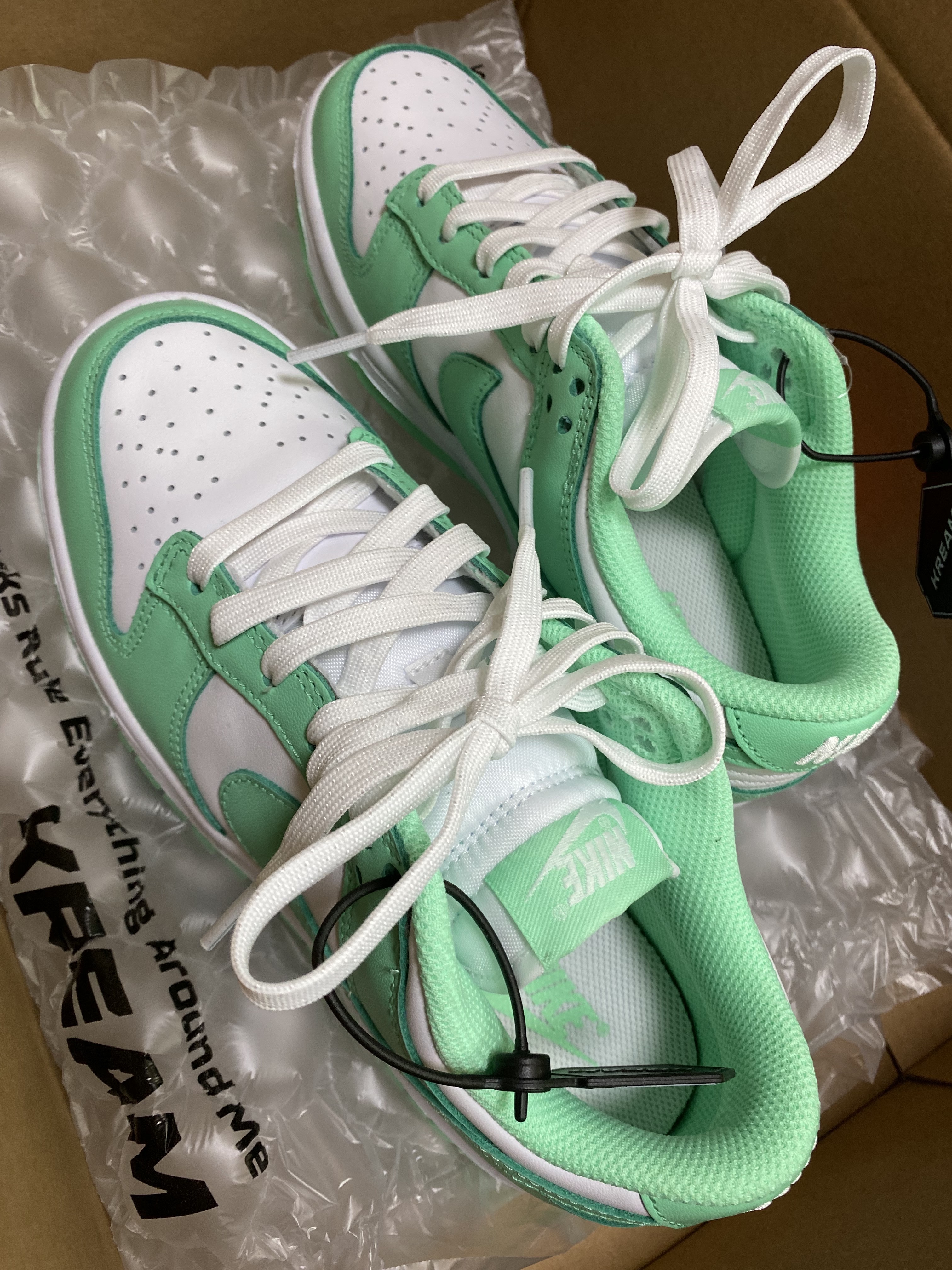 (W) Nike Dunk Low Green Glow 착용 스타일