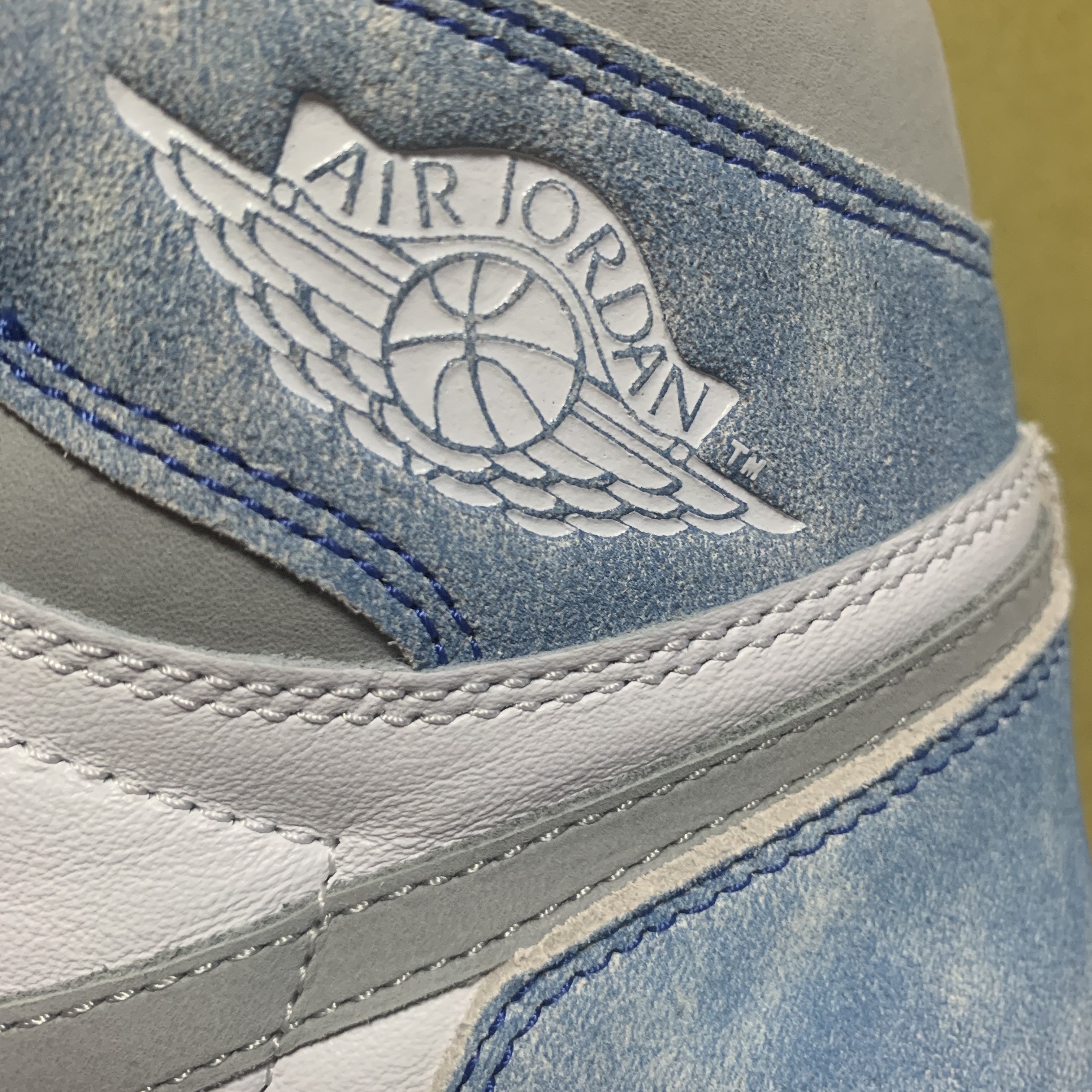 Jordan 1 Retro High OG Hyper Royal 착용 스타일 - 4