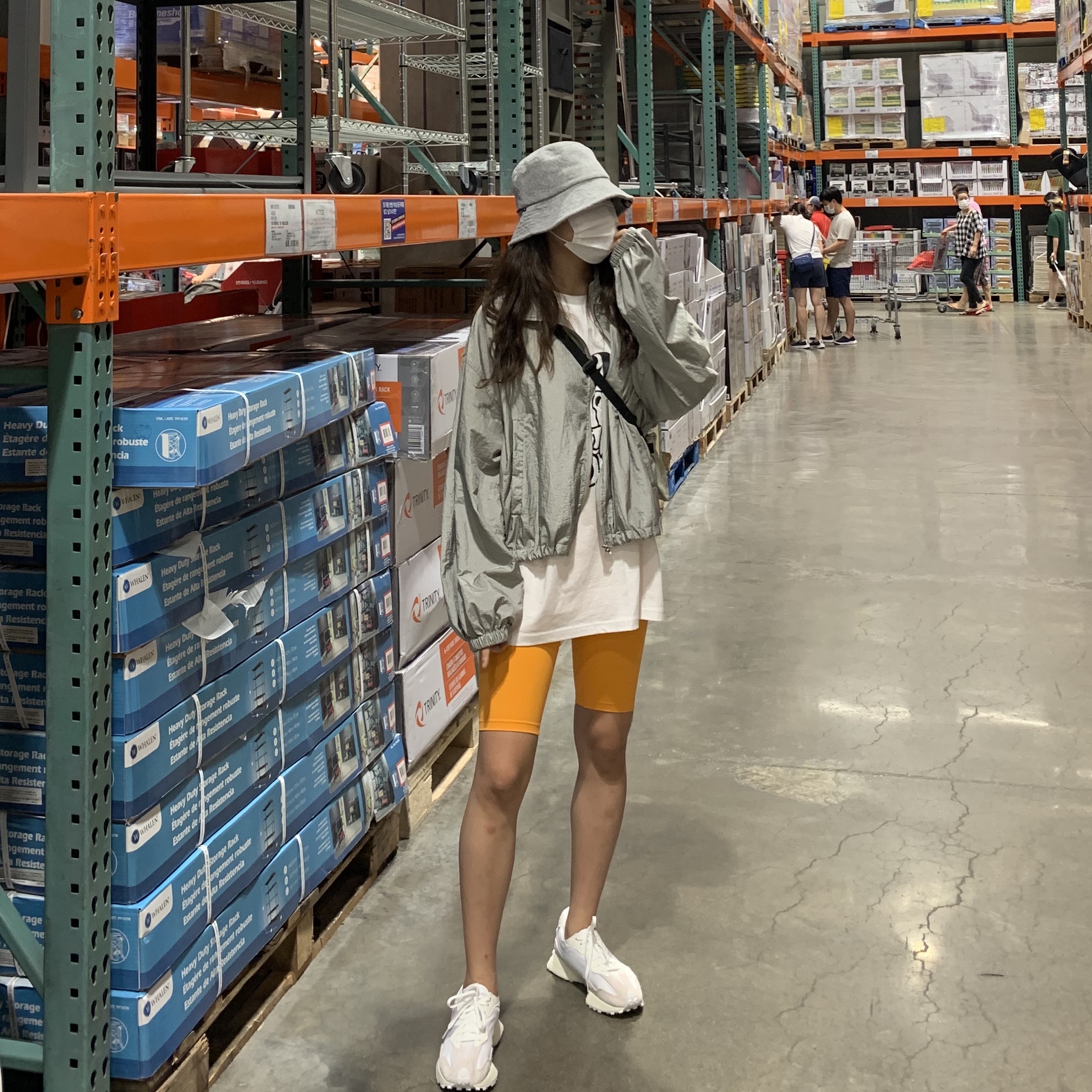 (W) New Balance 327 White Moonbeam 착용 스타일