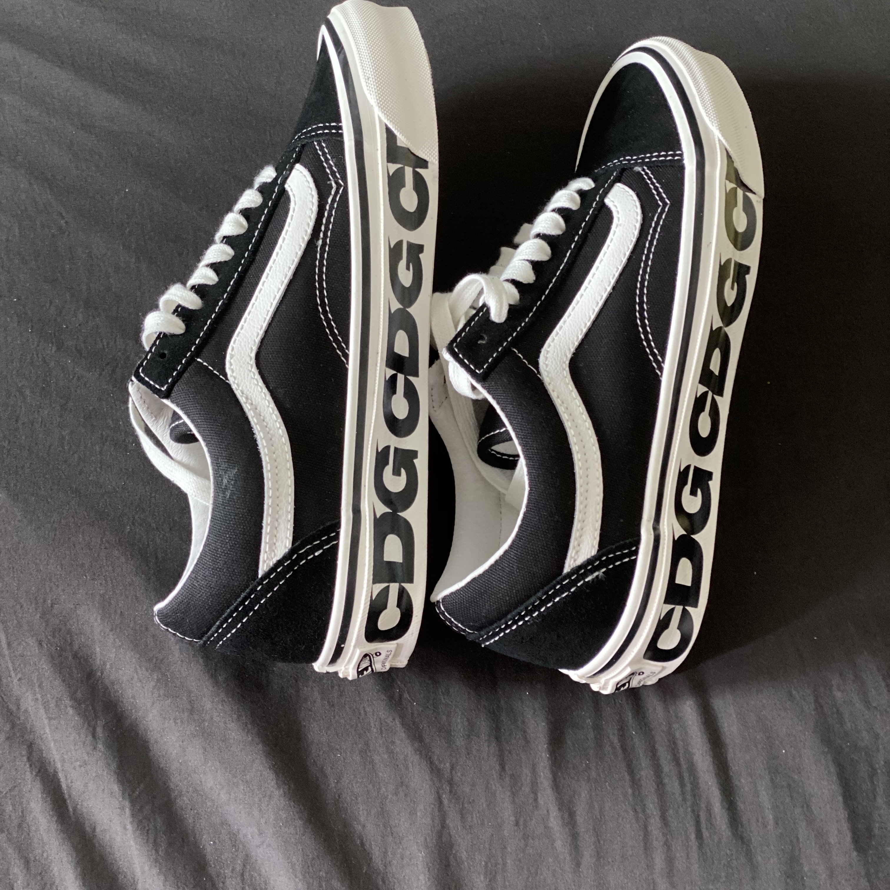 Vans Vault x CDG OG Old Skool LX Side Wall 착용 스타일 - 1