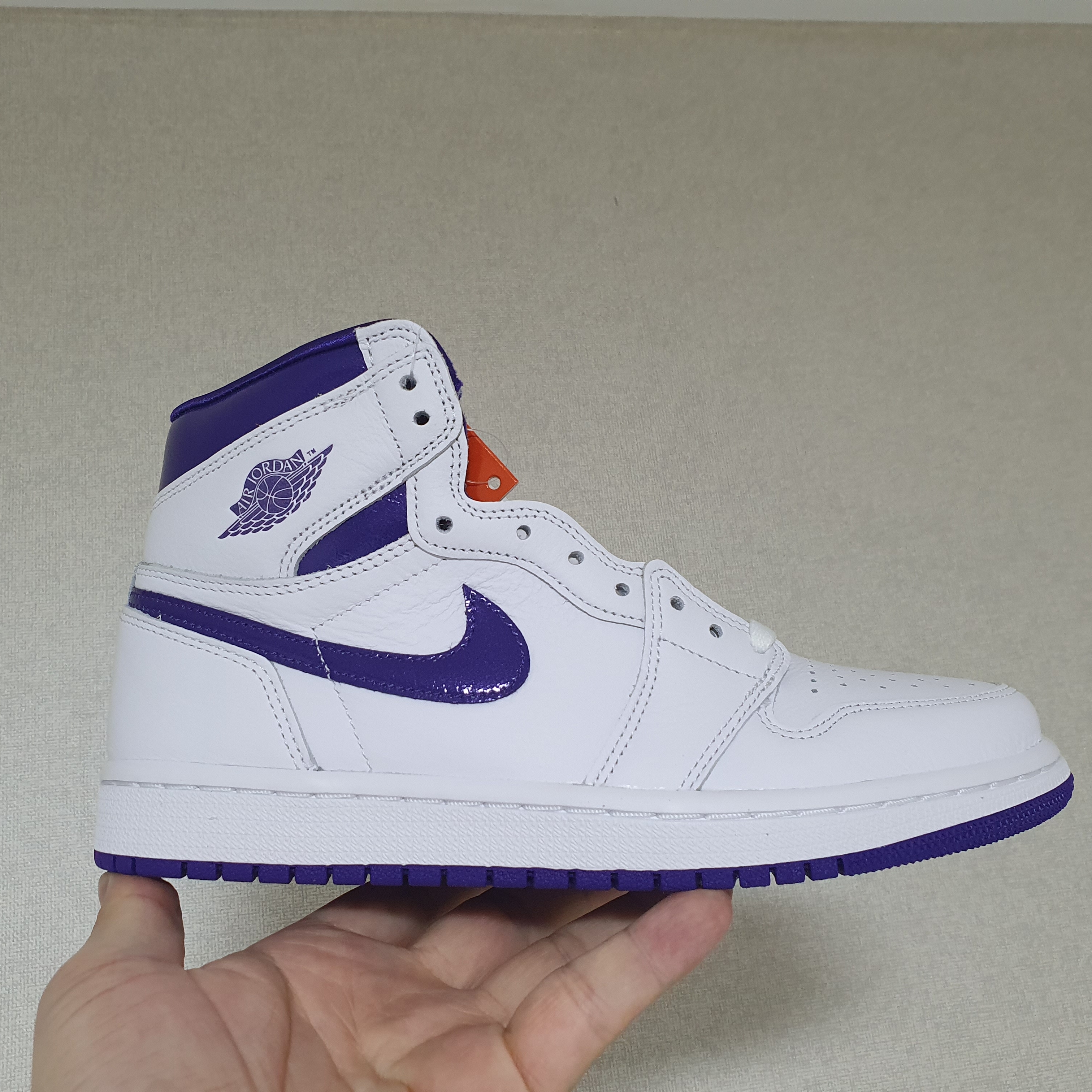 (W) Jordan 1 High OG Court Purple 착용 스타일