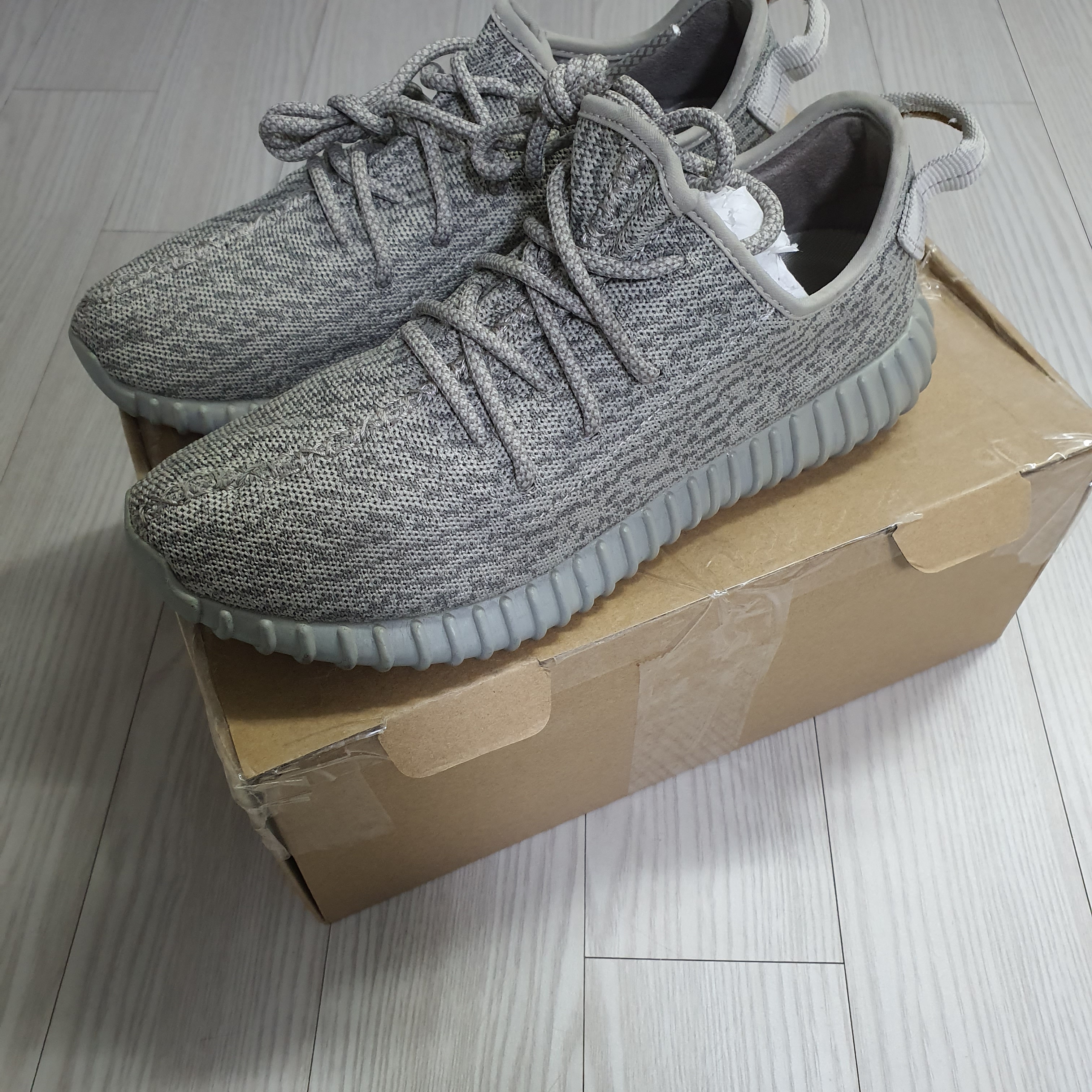 Adidas Yeezy Boost 350 Moonrock 착용 스타일 - 3