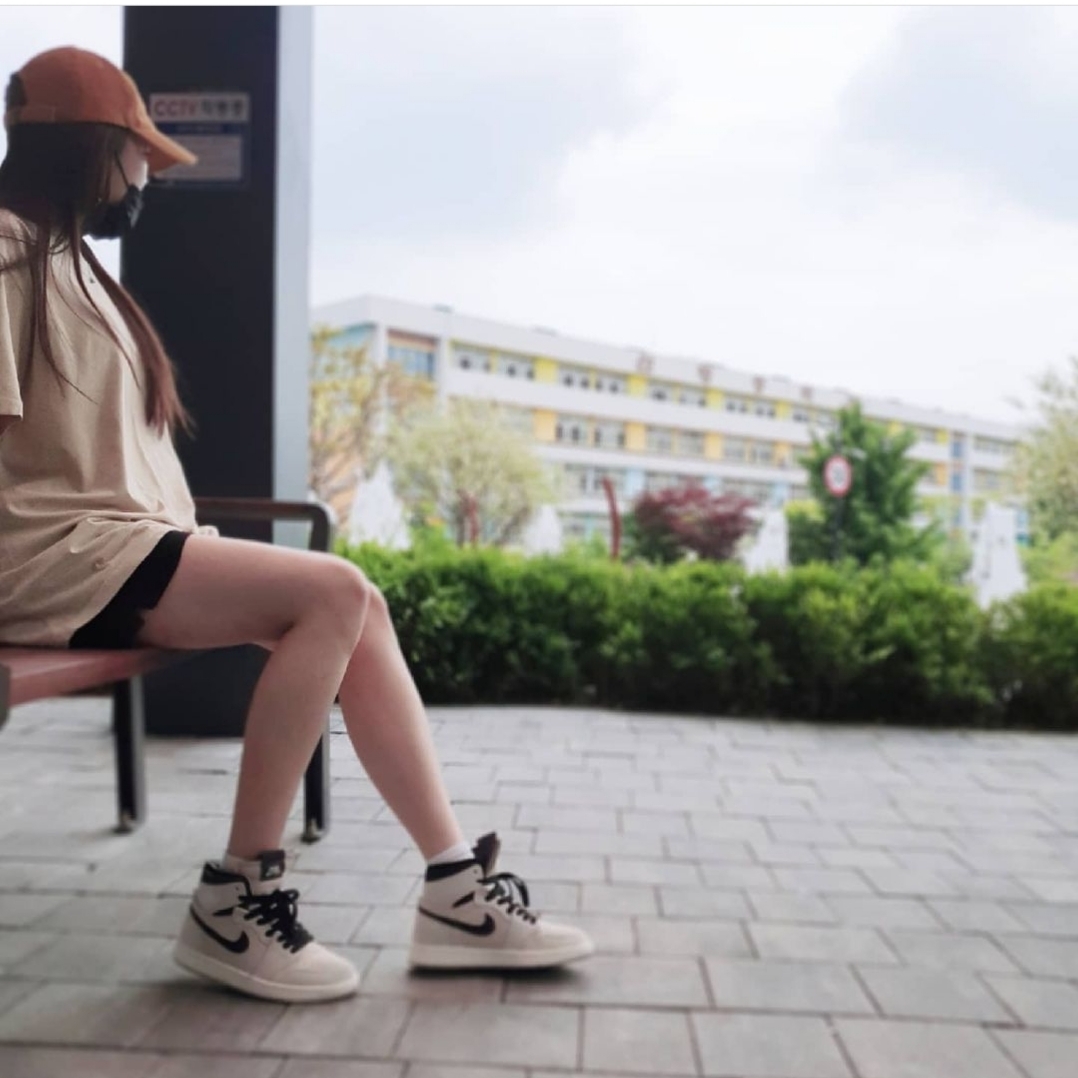 (W) Jordan 1 Zoom Air CMFT Summit Sail, Nike SB Heritage 86 Corduroy WSD Cap Chutney 착용 스타일