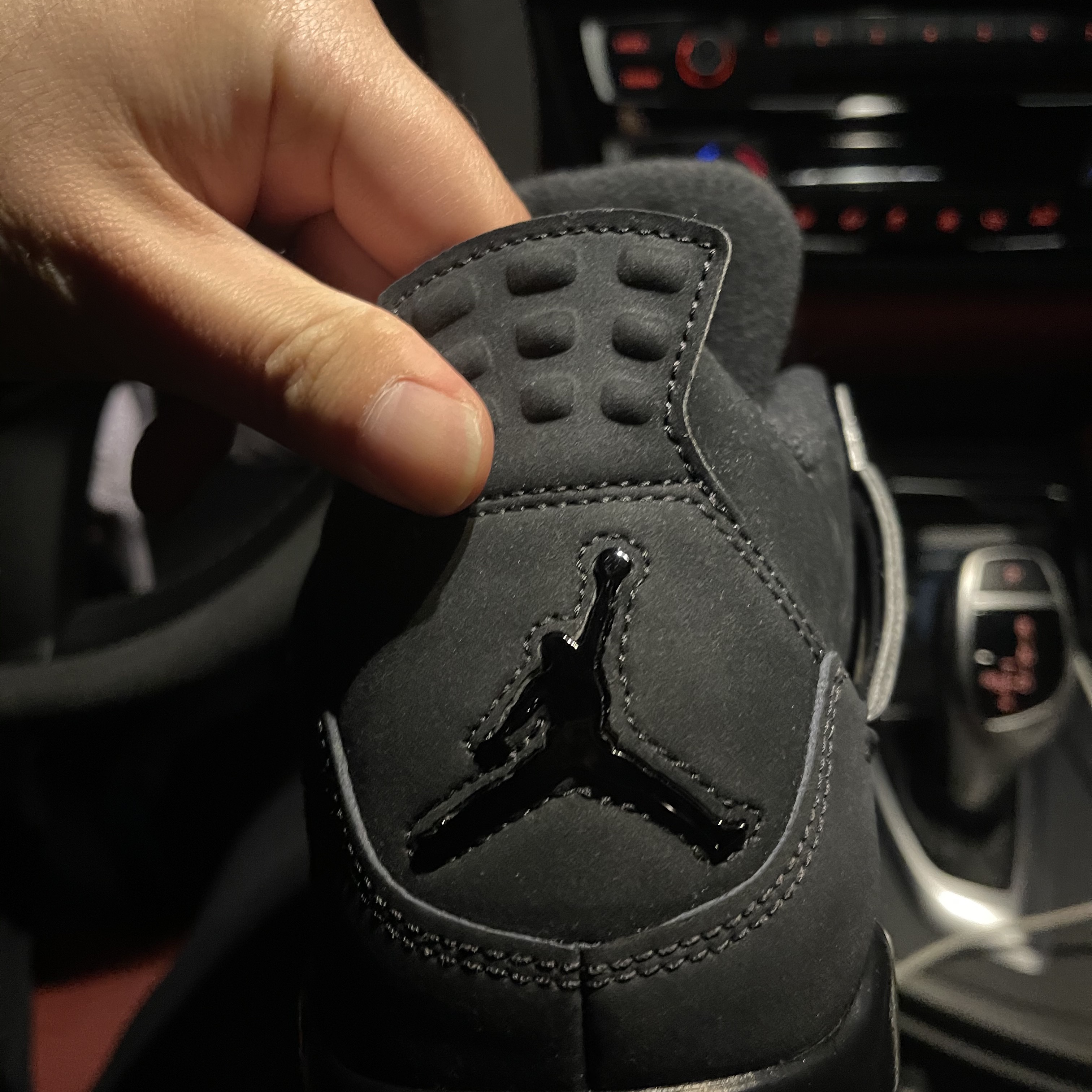 Jordan 4 Retro Black Cat 2020 착용 스타일 - 3
