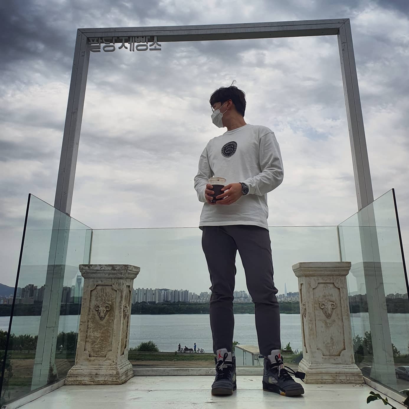 Nike x Stussy Big Swoosh LS T-Shirt White - US/EU, Jordan 5 x Off-White Retro SP Black Muslin 착용 스타일 - 1