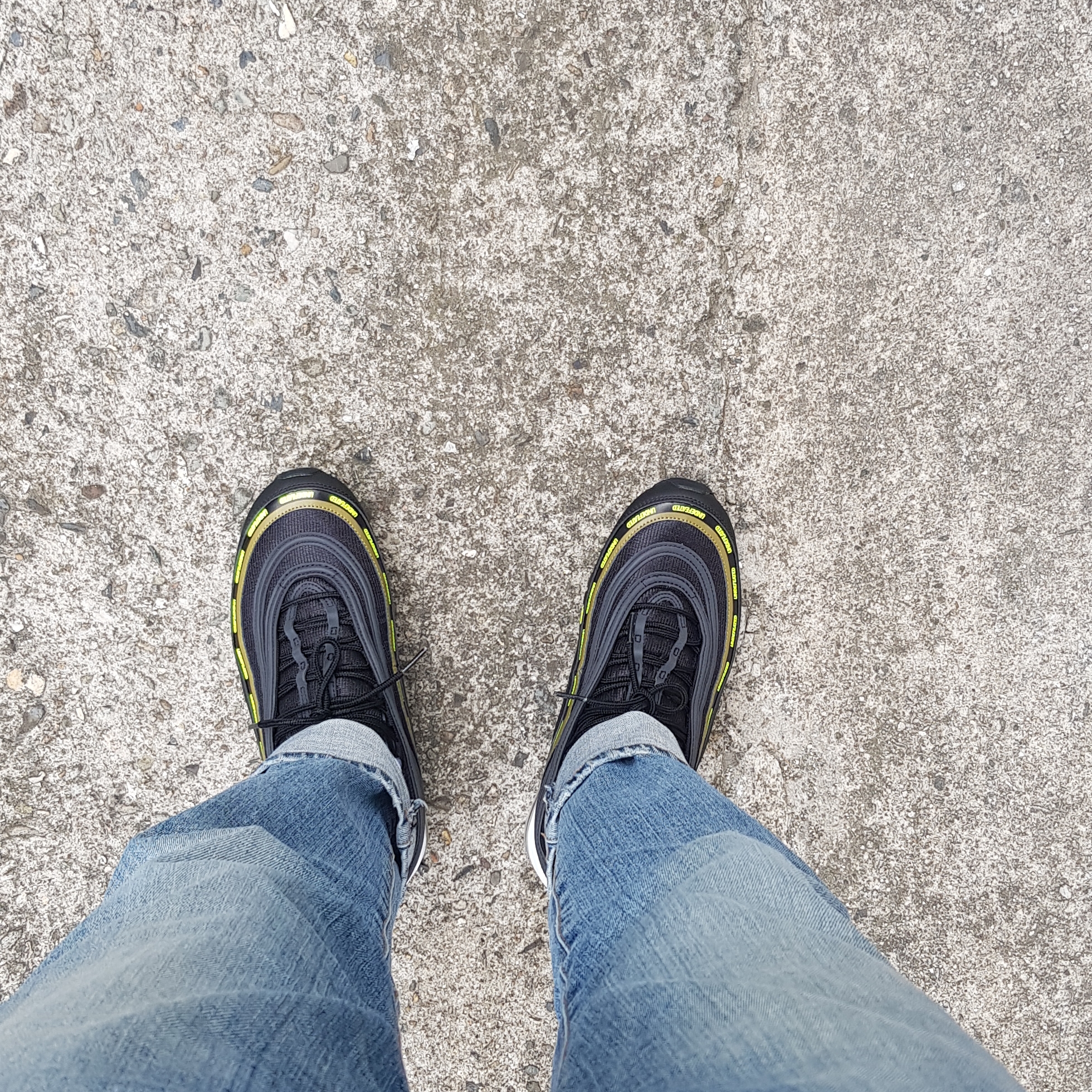 Nike x Undefeated Air Max 97 Black Volt 착용 스타일