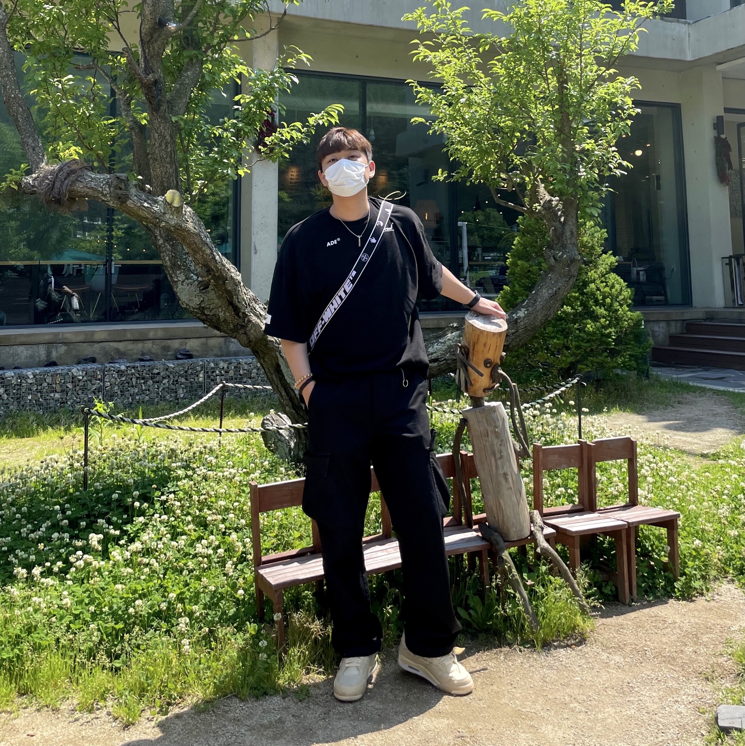 (W) Jordan 4 x Off-White Retro SP Sail, Off-White x Amore Pacific Protection Box (Without Cosmetics) 착용 스타일