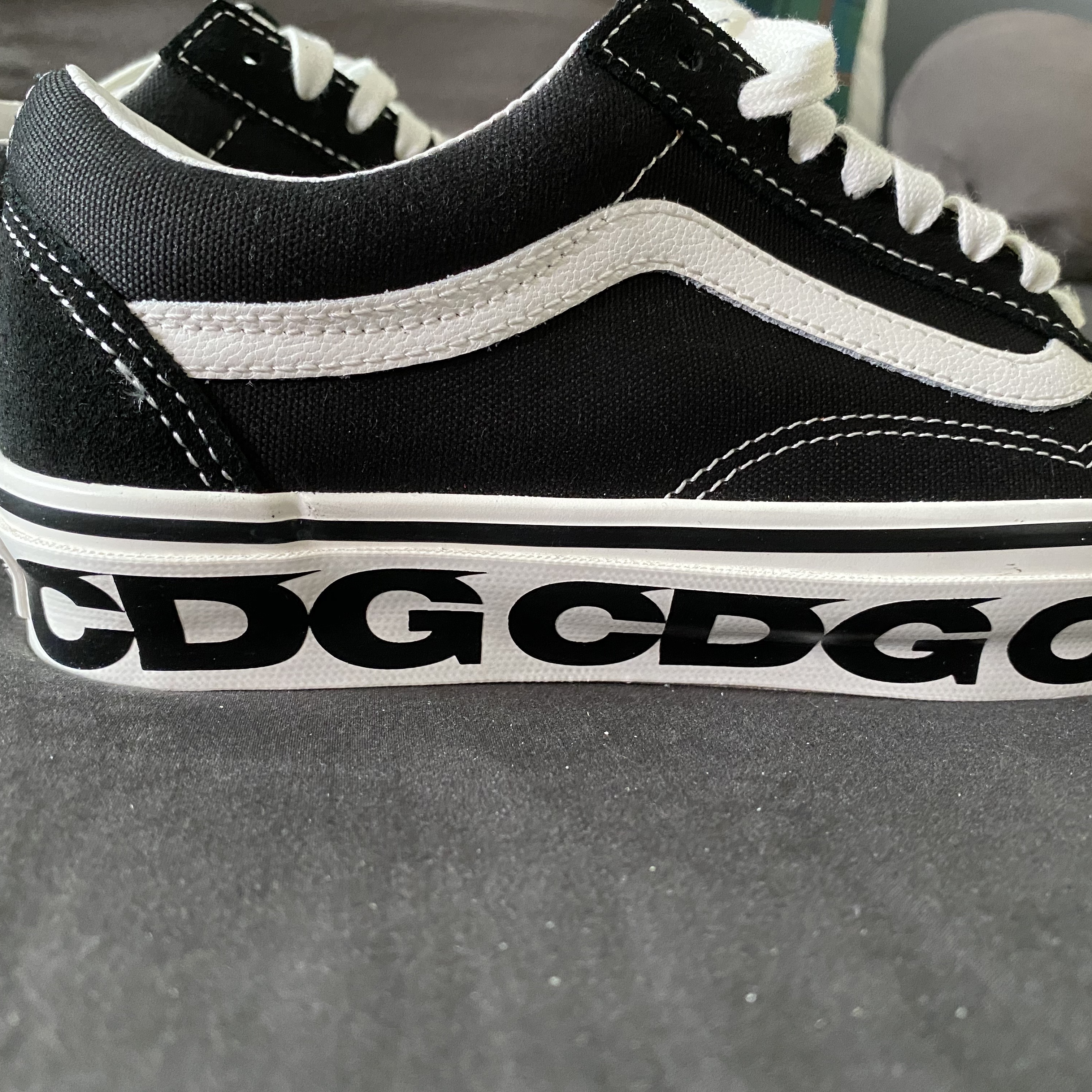 Vans Vault x CDG OG Old Skool LX Side Wall 착용 스타일 - 2