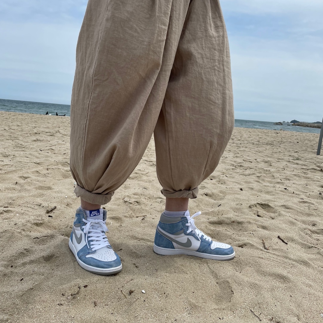 Jordan 1 Retro High OG Hyper Royal 착용 스타일