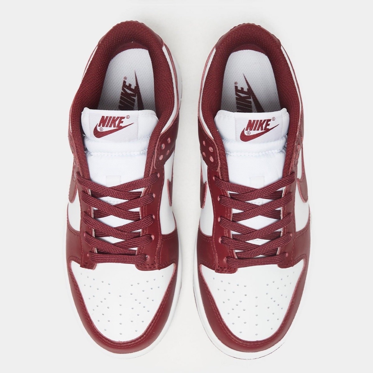 (W) Nike Dunk High Team Red 착용 스타일 - 4