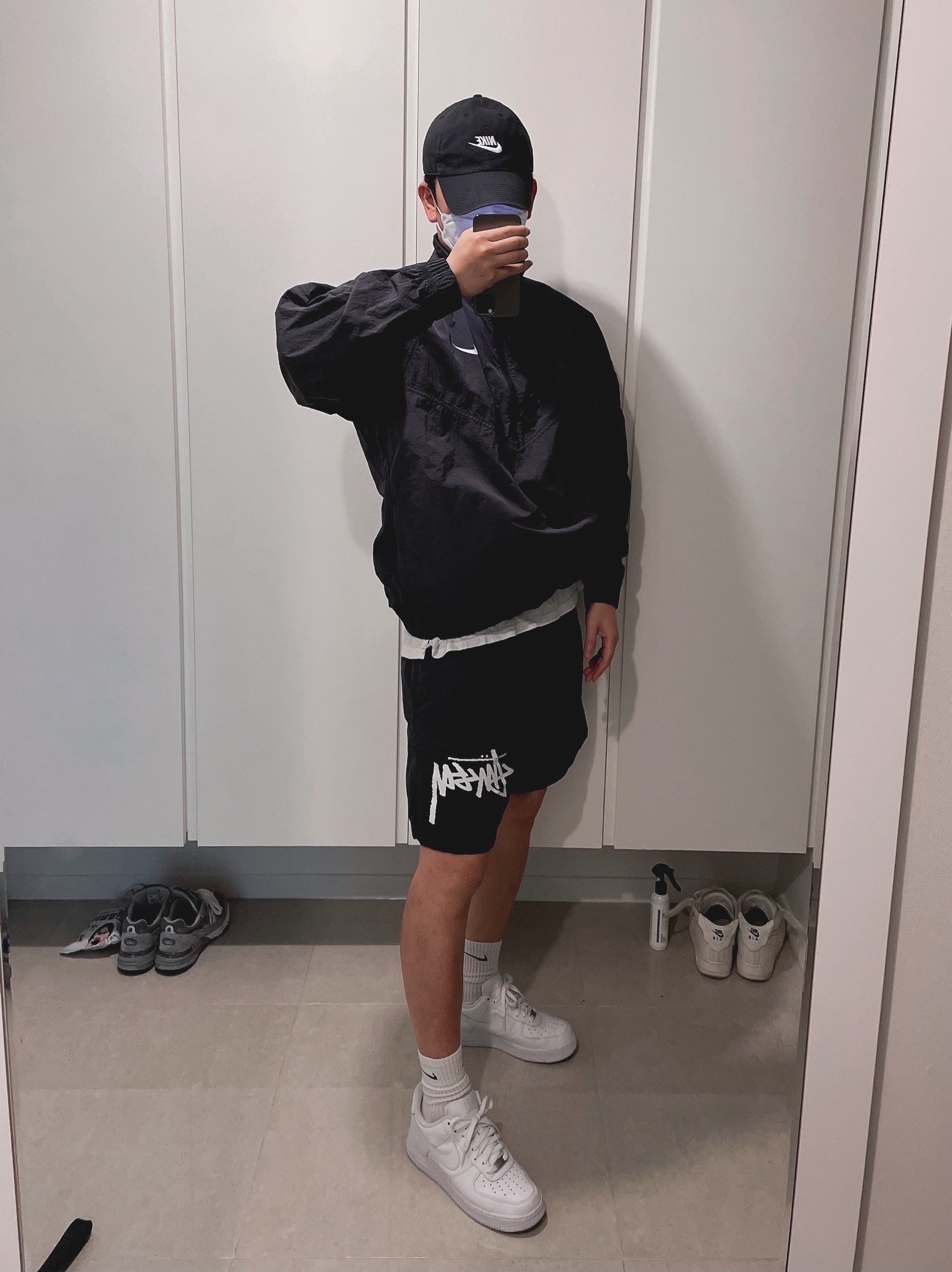 Nike Air Force 1 '07 Low White, Nike x Stussy Windrunner Jacket Off Noir 착용 스타일