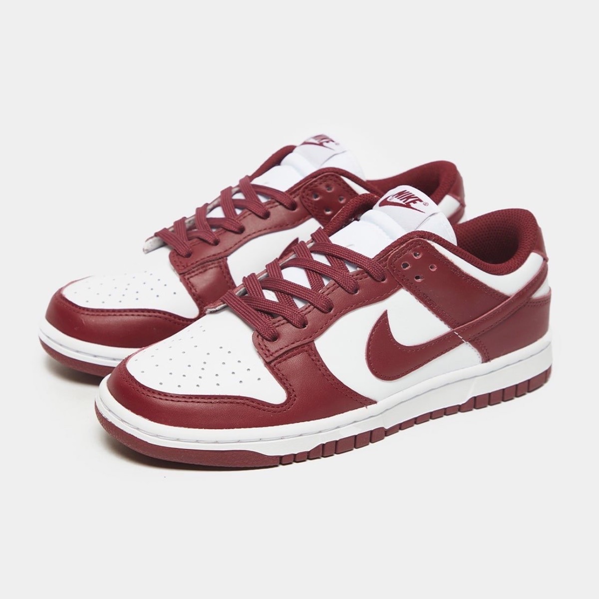 (W) Nike Dunk High Team Red 착용 스타일 - 2