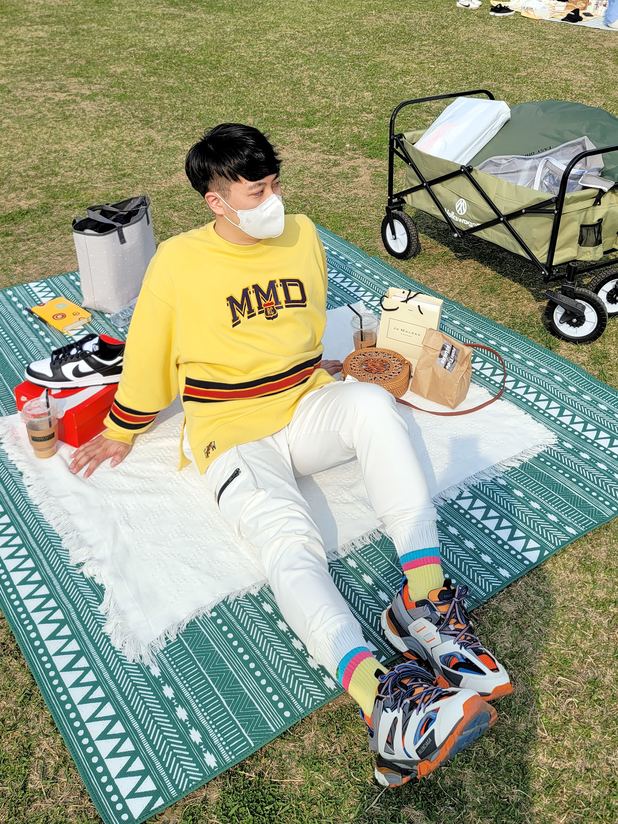 Balenciaga Track Sneakers Orange Grey, Nike Dunk Low Retro Black 착용 스타일 - 1