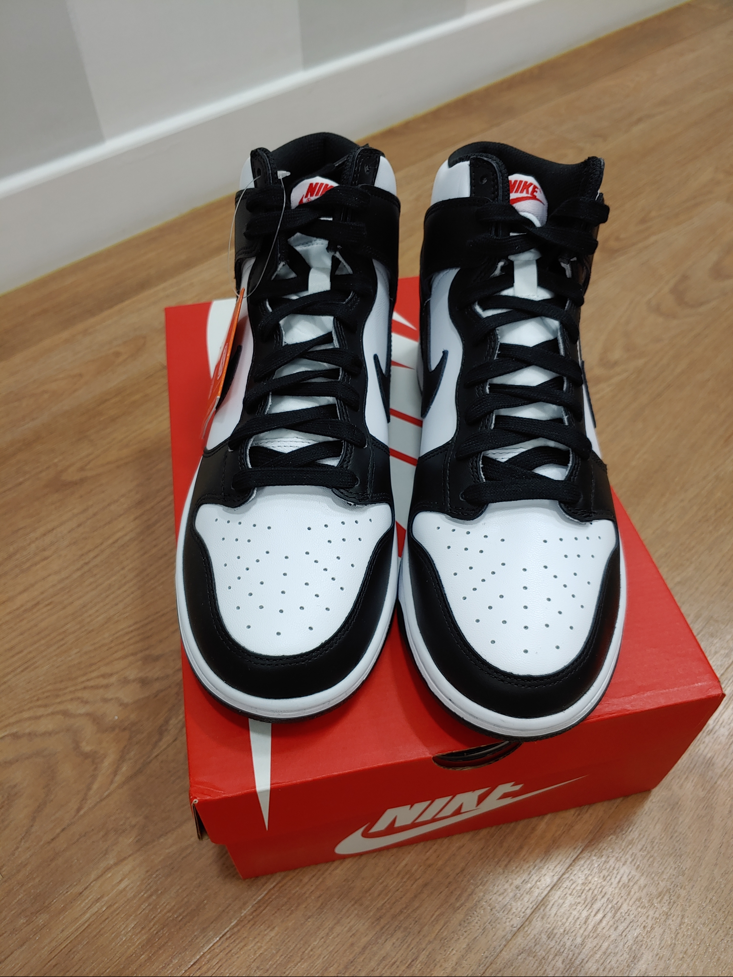 Nike Dunk High Retro Black and White 착용 스타일 - 3
