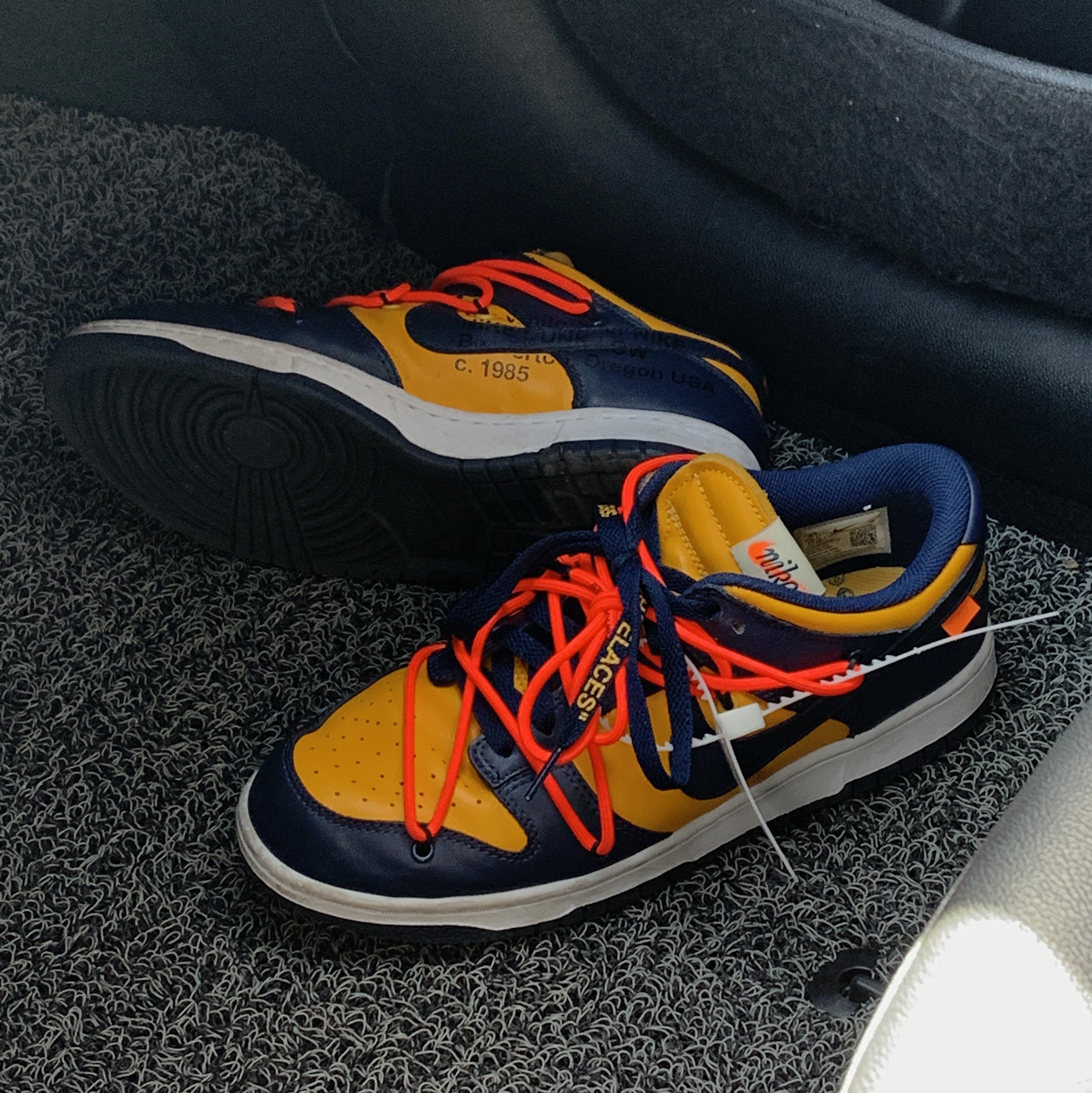 Nike x Off-White Dunk Low University Gold Midnight Navy 착용 스타일