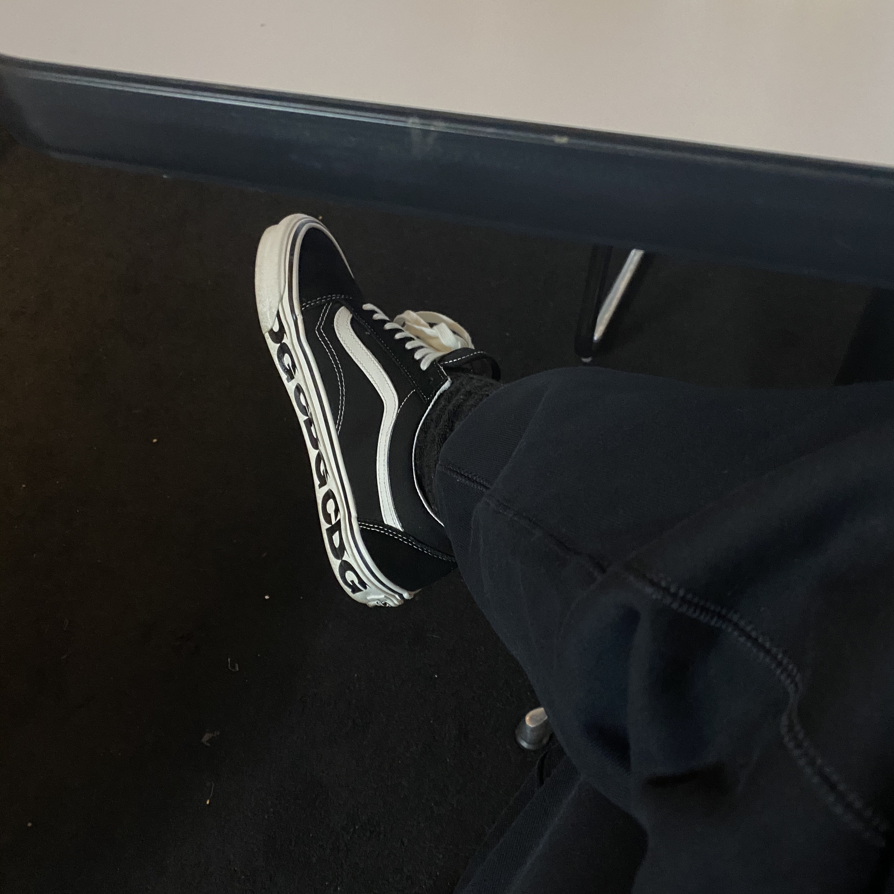 Nike x Stussy NRG ZR Fleece Crewneck Black - Asia, Vans Vault x CDG OG Old Skool LX Side Wall 착용 스타일 - 3
