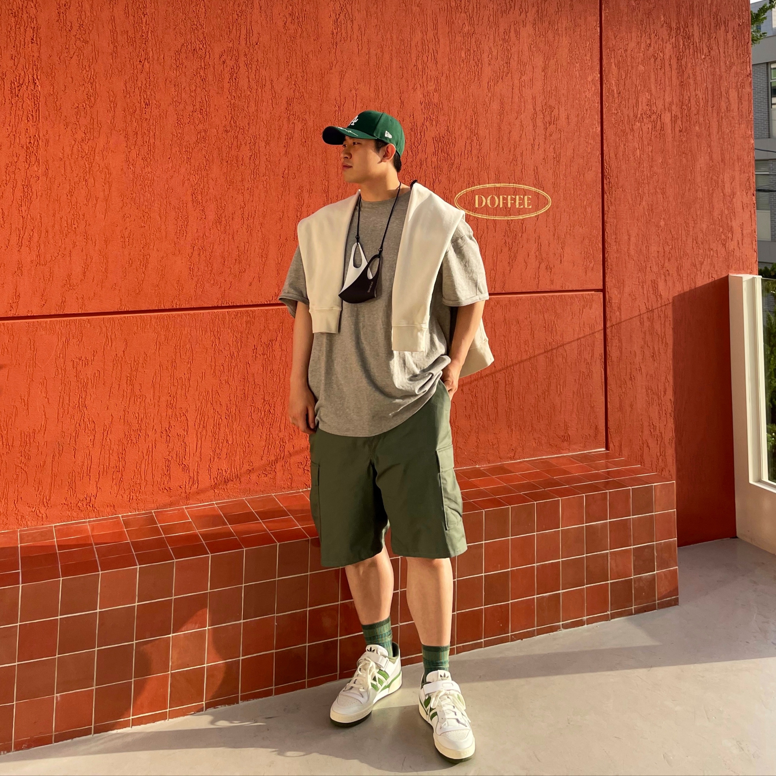 Essentials T-Shirt Heather Oatmeal - 21SS, Adidas Forum 84 Low Crew Green 착용 스타일 - 1