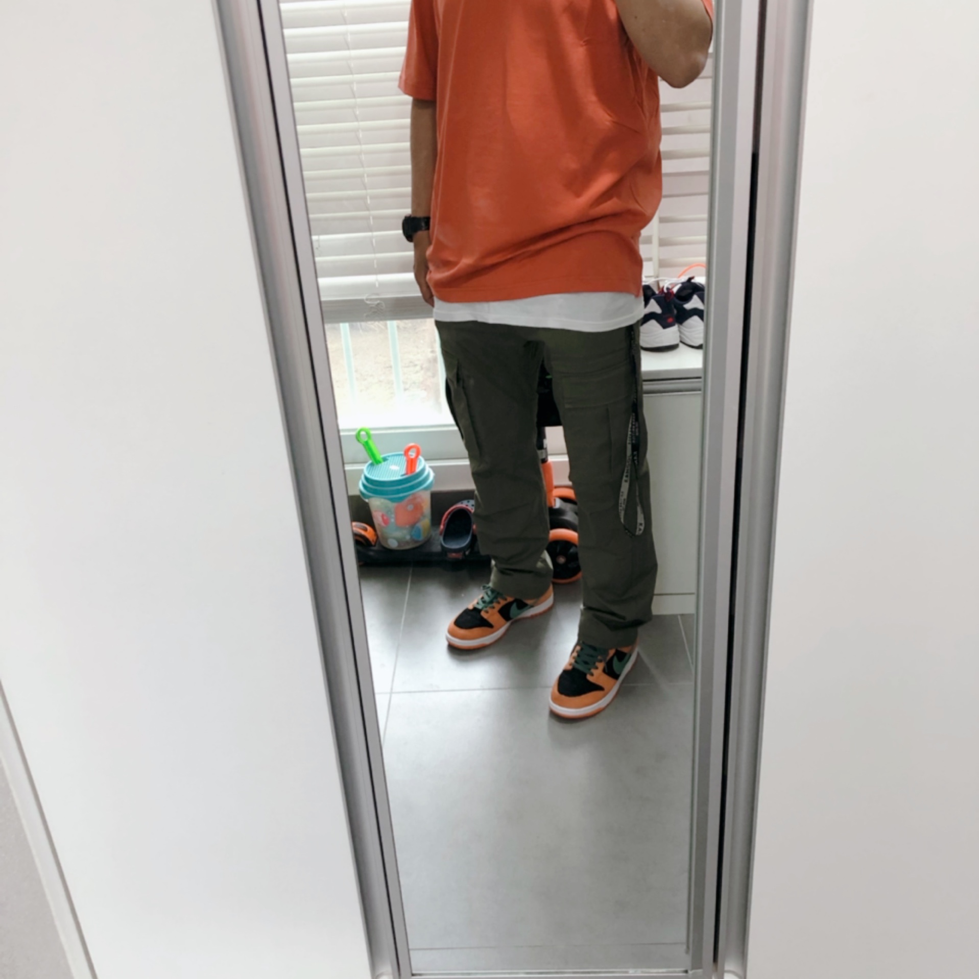 Nike Dunk Low SP Ceramic, Palace x Arc'teryx T-Shirt Ochre - 20FW 착용 스타일 - 3