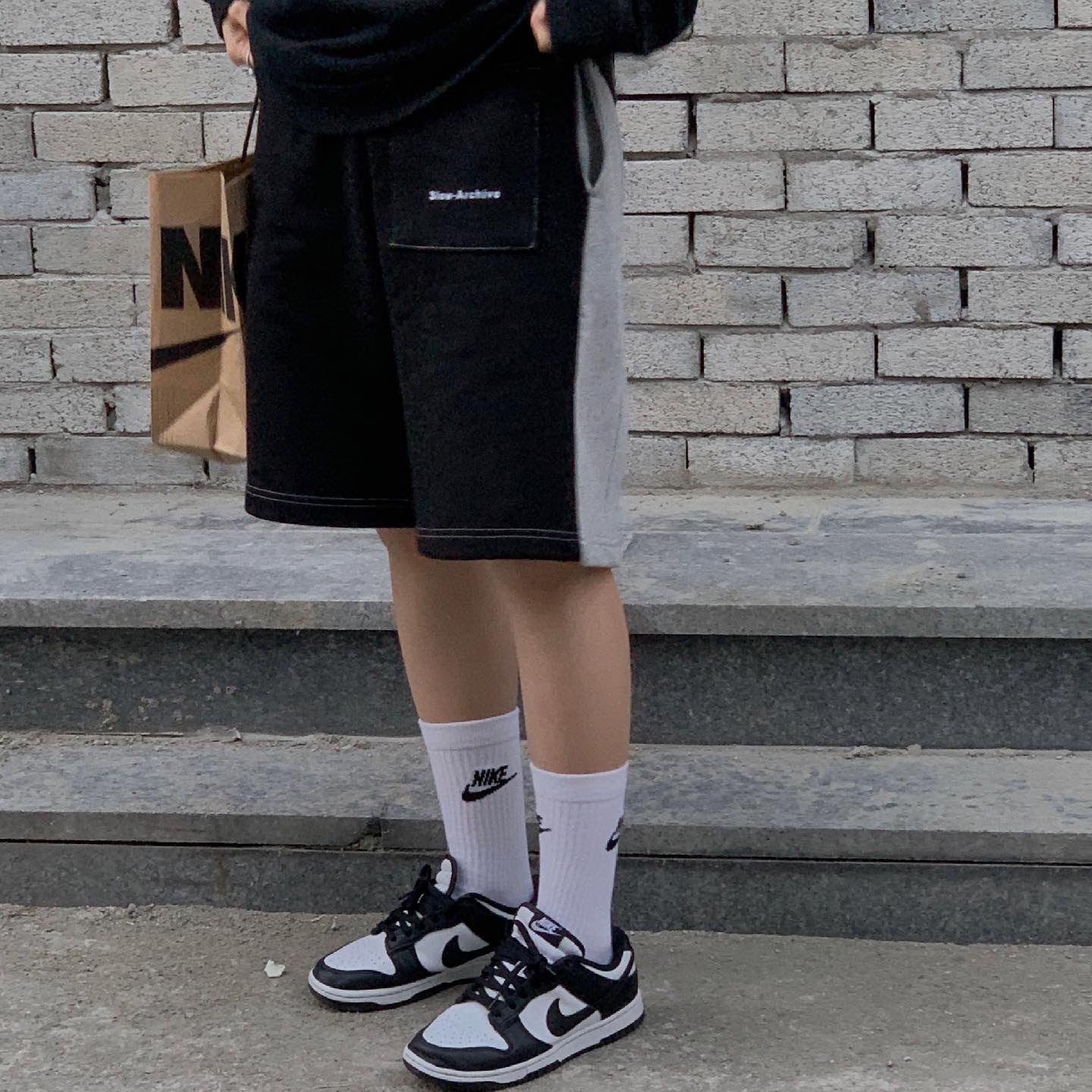 (W) Nike Dunk Low Black, Stone Island 24113 T-Shirt Black - 21SS 착용 스타일 - 3