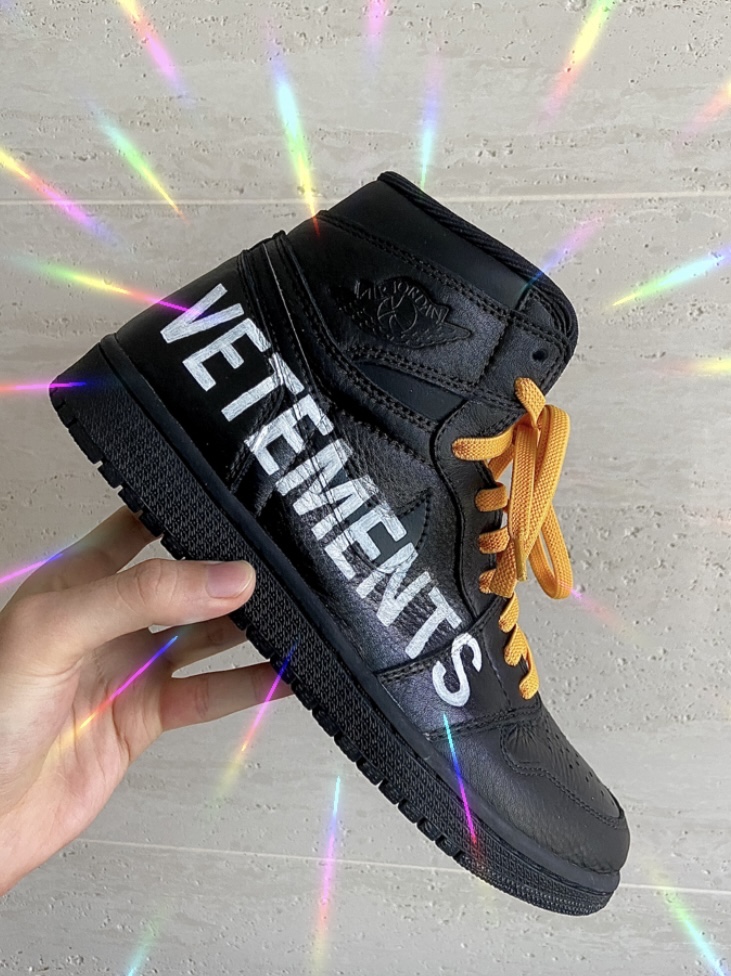 Jordan 1 Retro High OG Black 착용 스타일 - 1