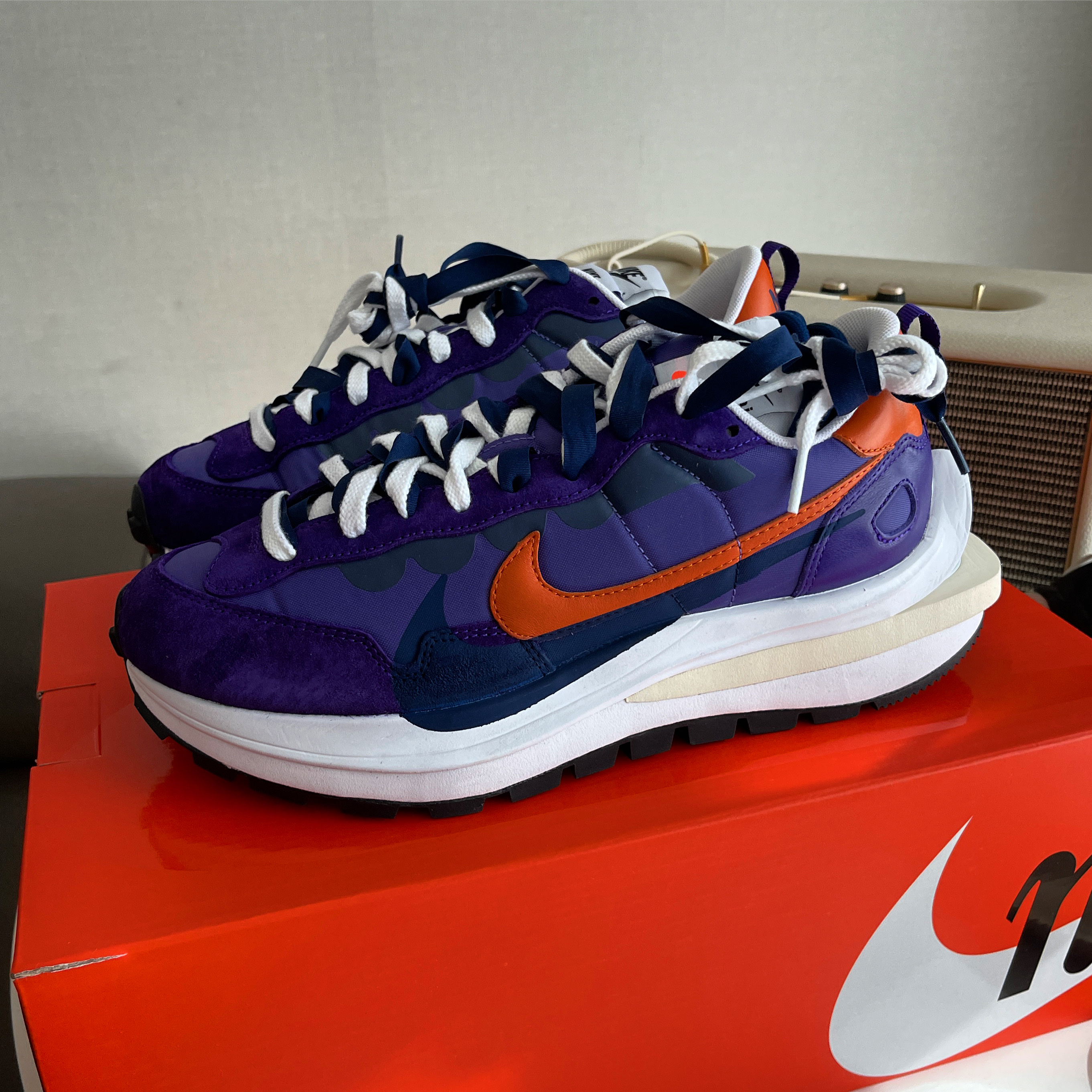 Nike x Sacai VaporWaffle Dark Iris 착용 스타일