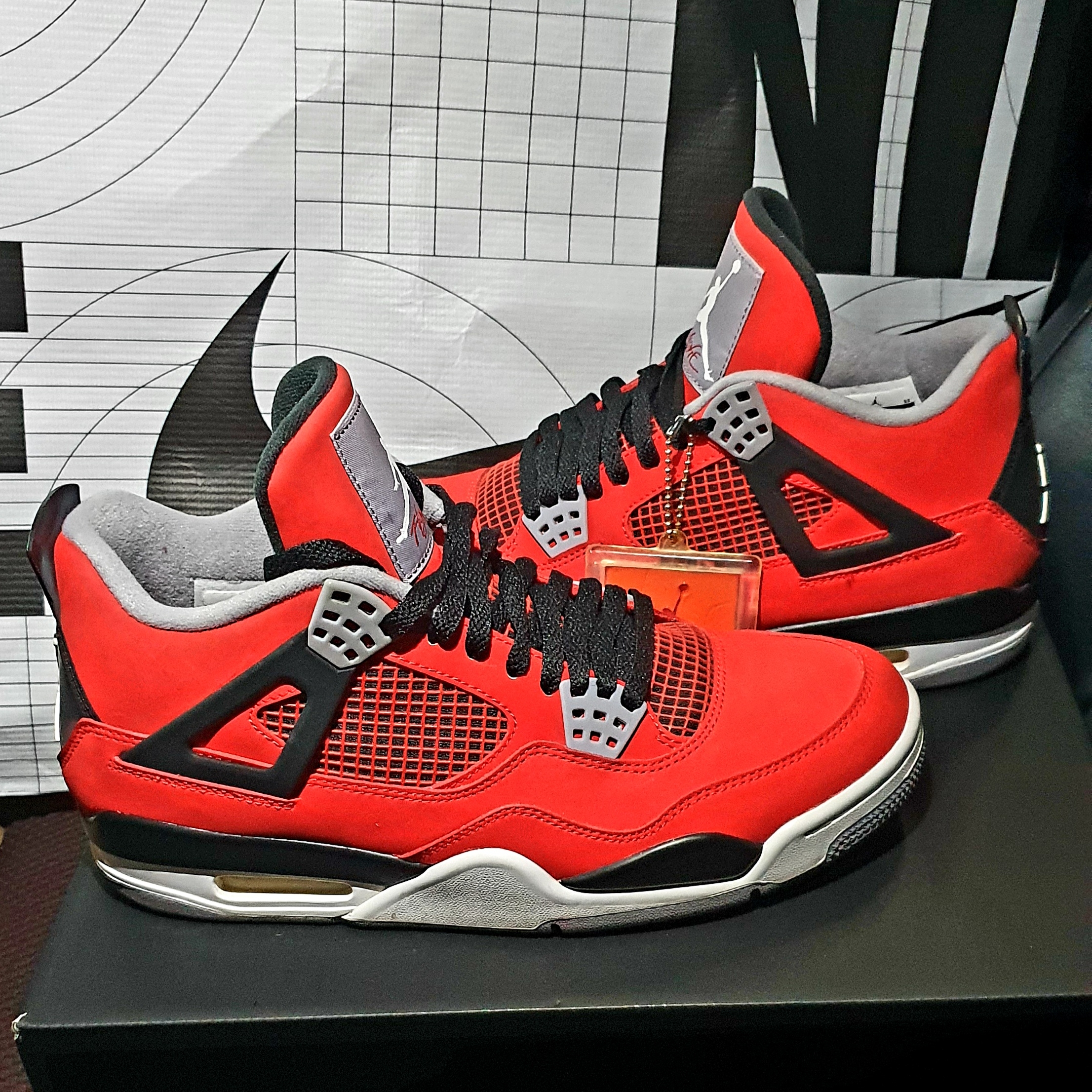 Jordan 4 Retro Toro Bravo 착용 스타일 - 3
