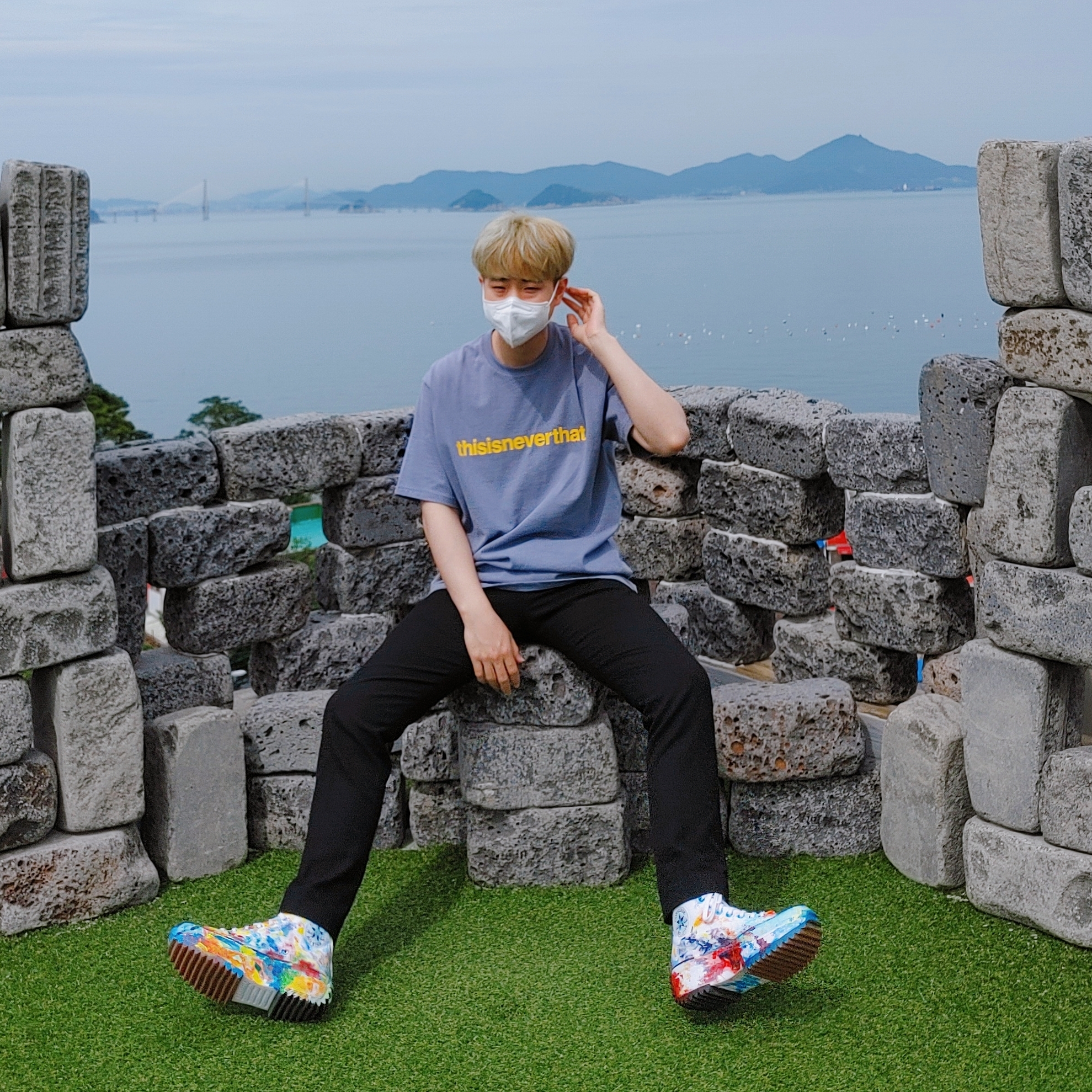 Converse Run Star Hike Hi White Black Gum 착용 스타일 - 1