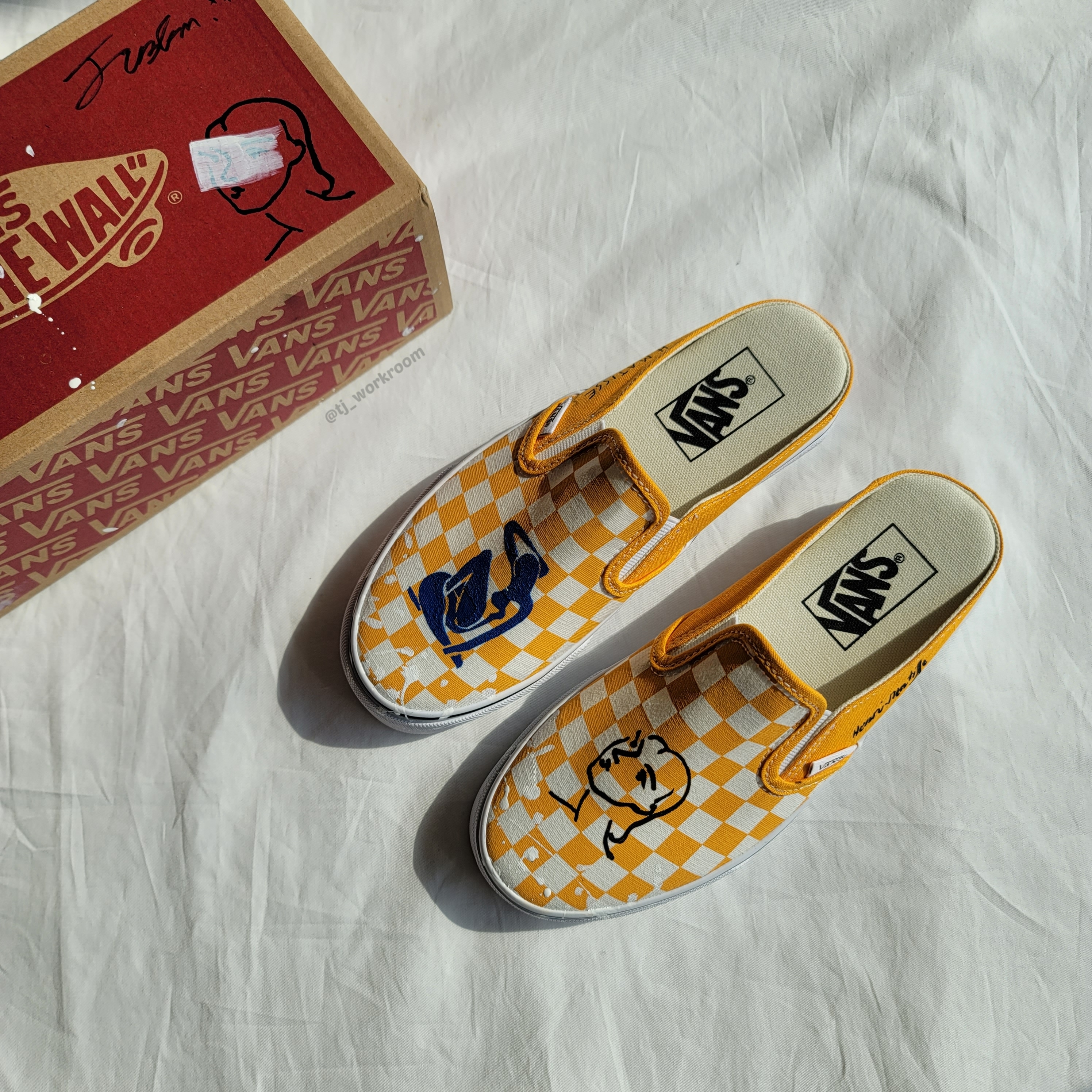Vans Classic Slip-On Mule Checkerboard Black White, Vans Classic Slip-On Mule Checkerboard Red White 착용 스타일 - 4