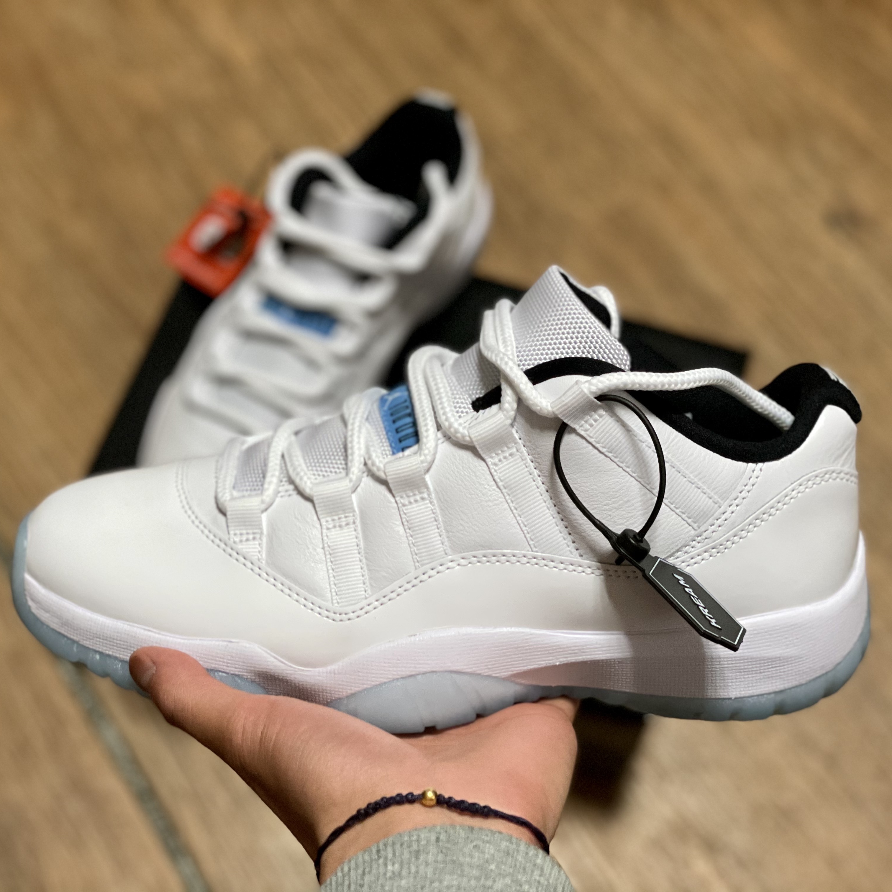 Jordan 11 Retro Low Legend Blue 착용 스타일