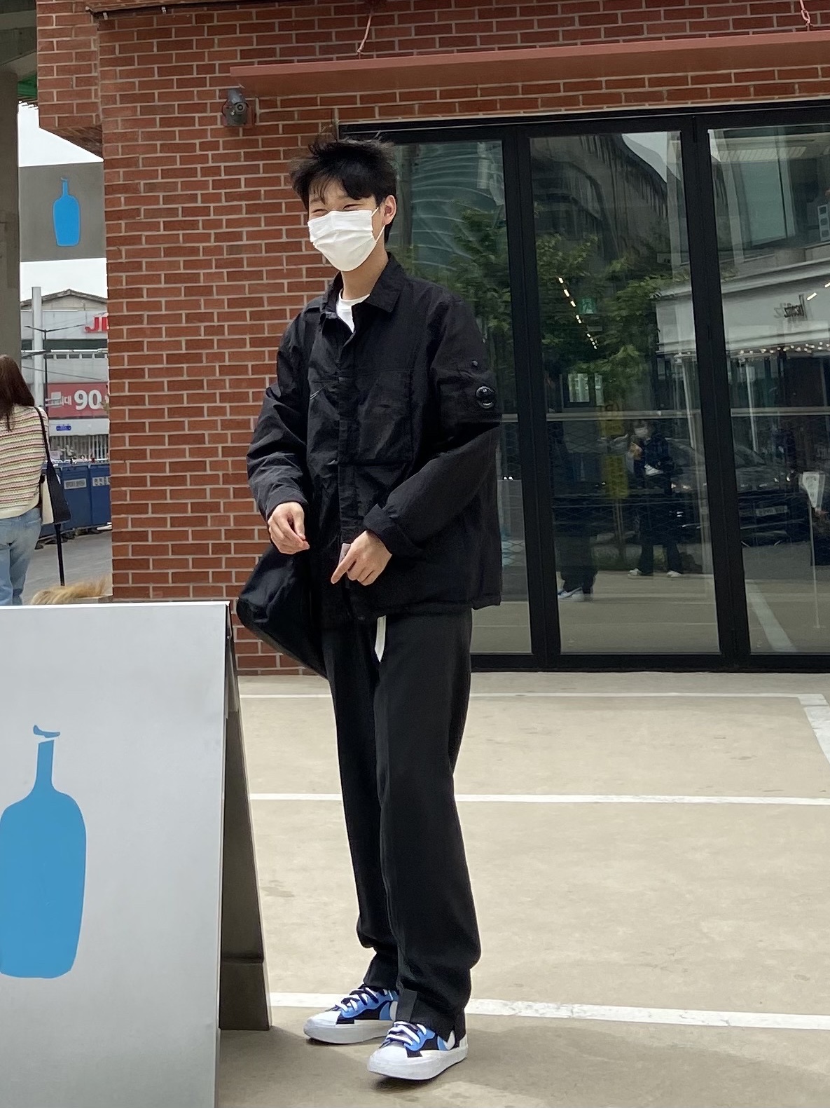 Nike x Sacai Blazer Mid White Black Legend Blue 착용 스타일