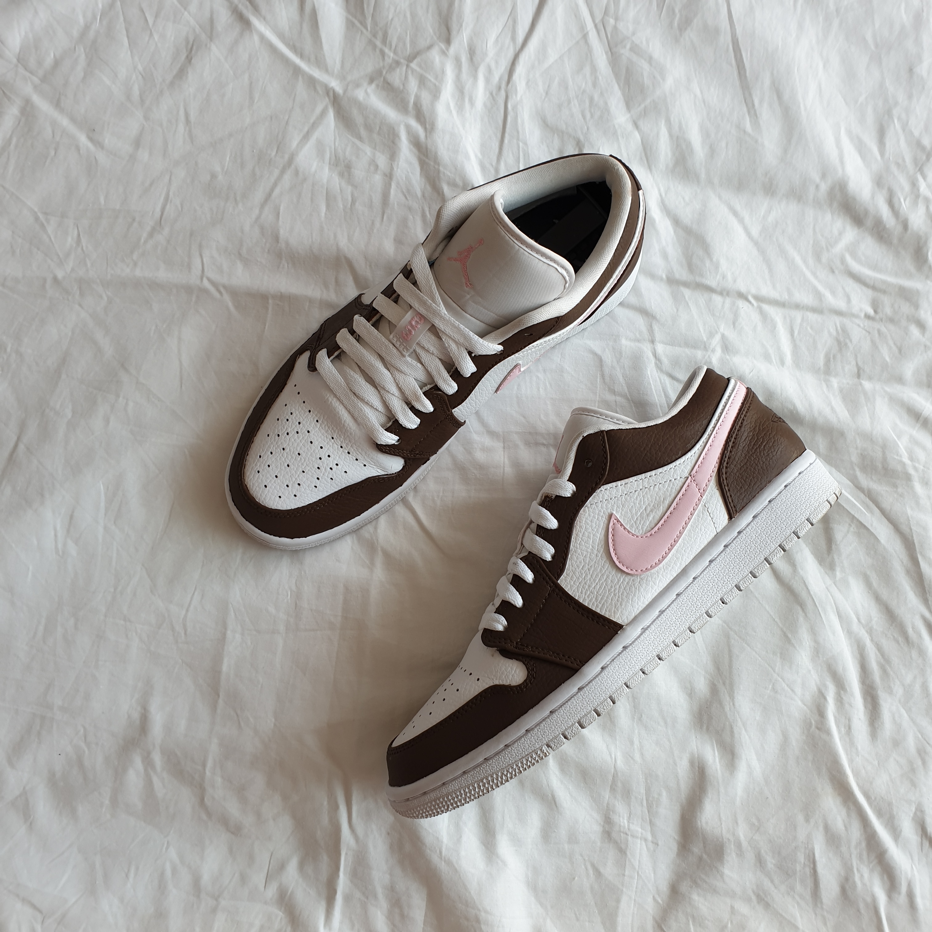 (W) Jordan 1 Low Triple White 2020, Jordan 1 Low Triple White Tumbled Leather 2020 착용 스타일 - 2