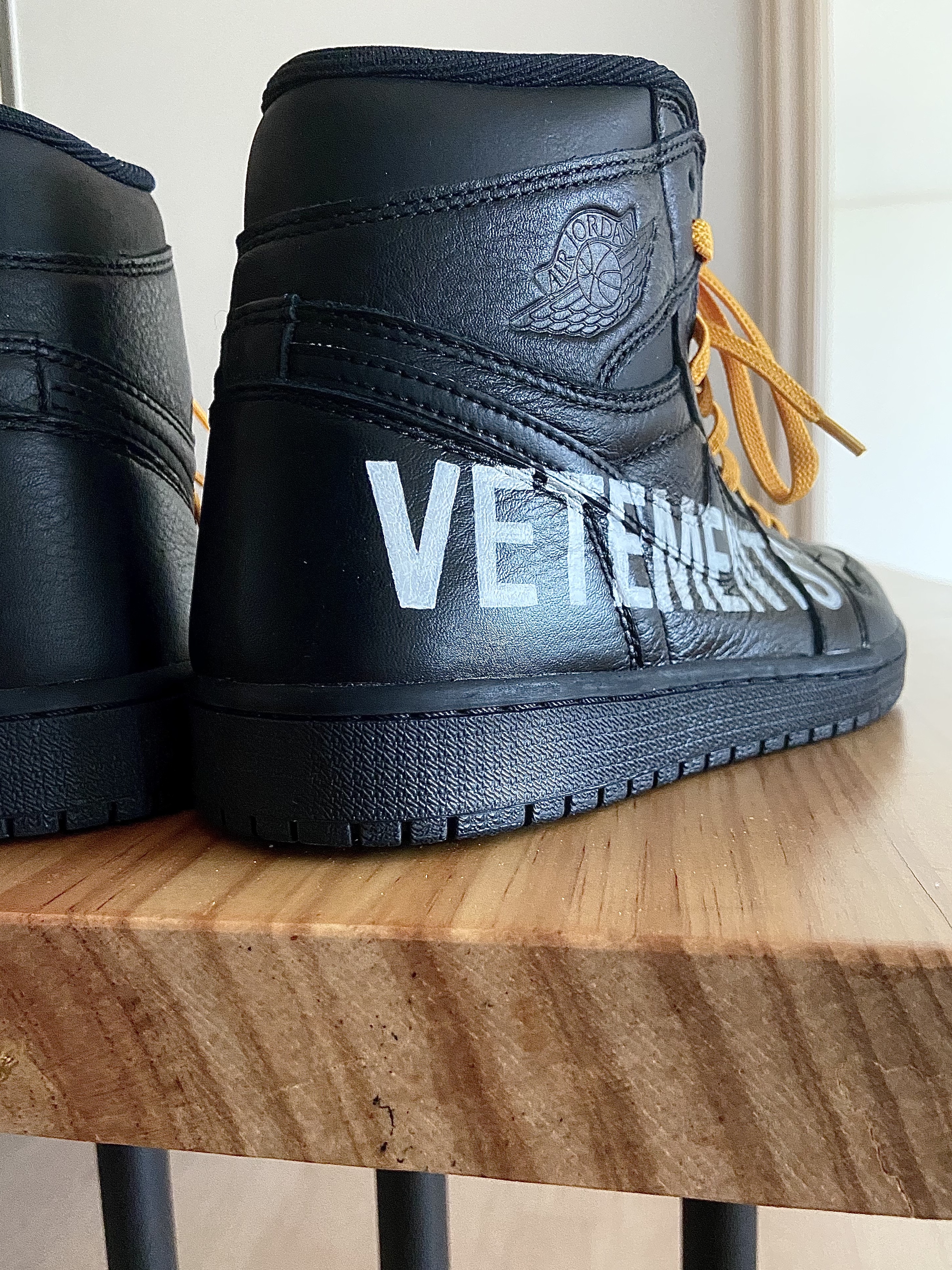 Jordan 1 Retro High OG Black 착용 스타일 - 2