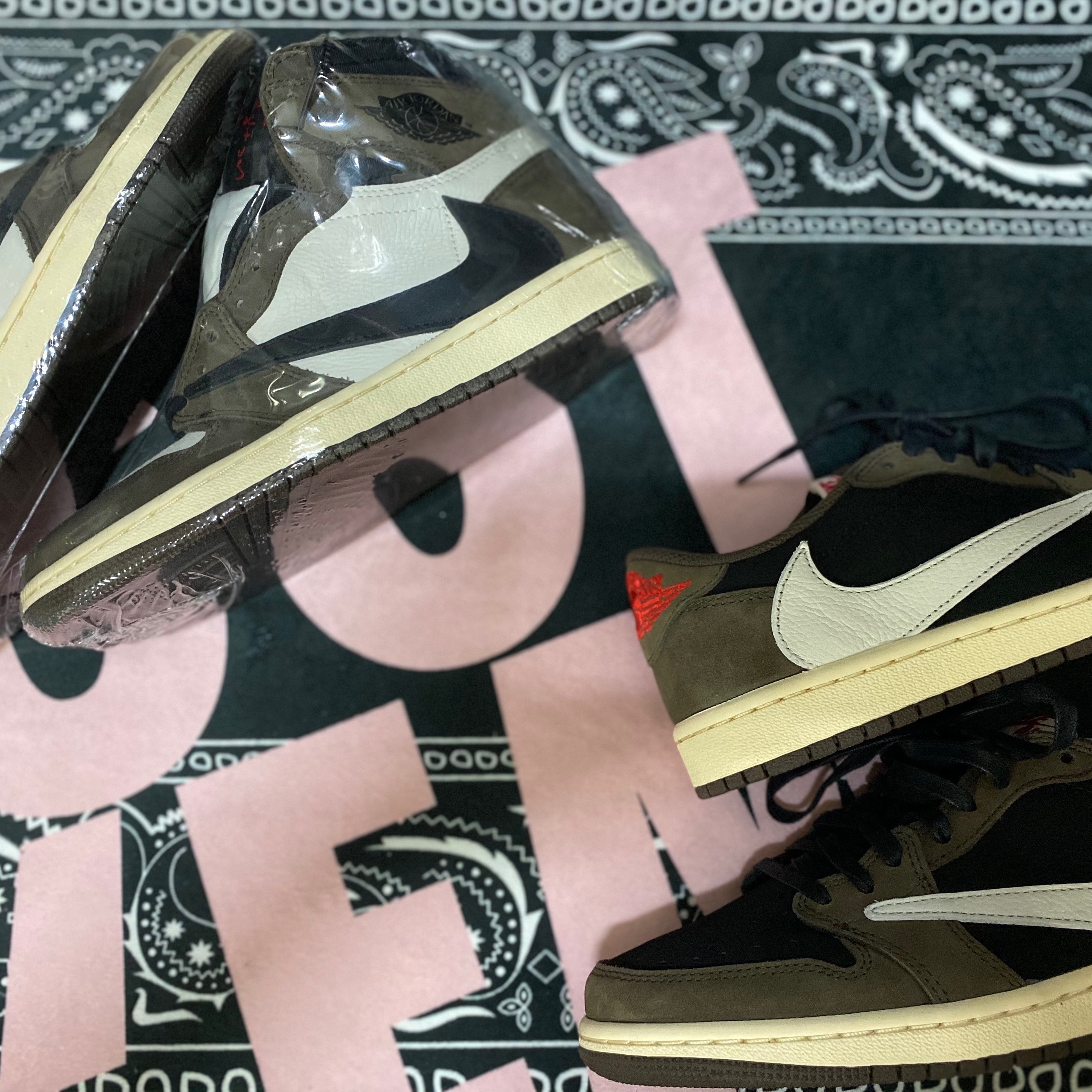 Jordan 1 x Travis Scott Retro High OG SP Mocha, Jordan 1 x Travis Scott Retro Low OG SP Mocha 착용 스타일 - 2