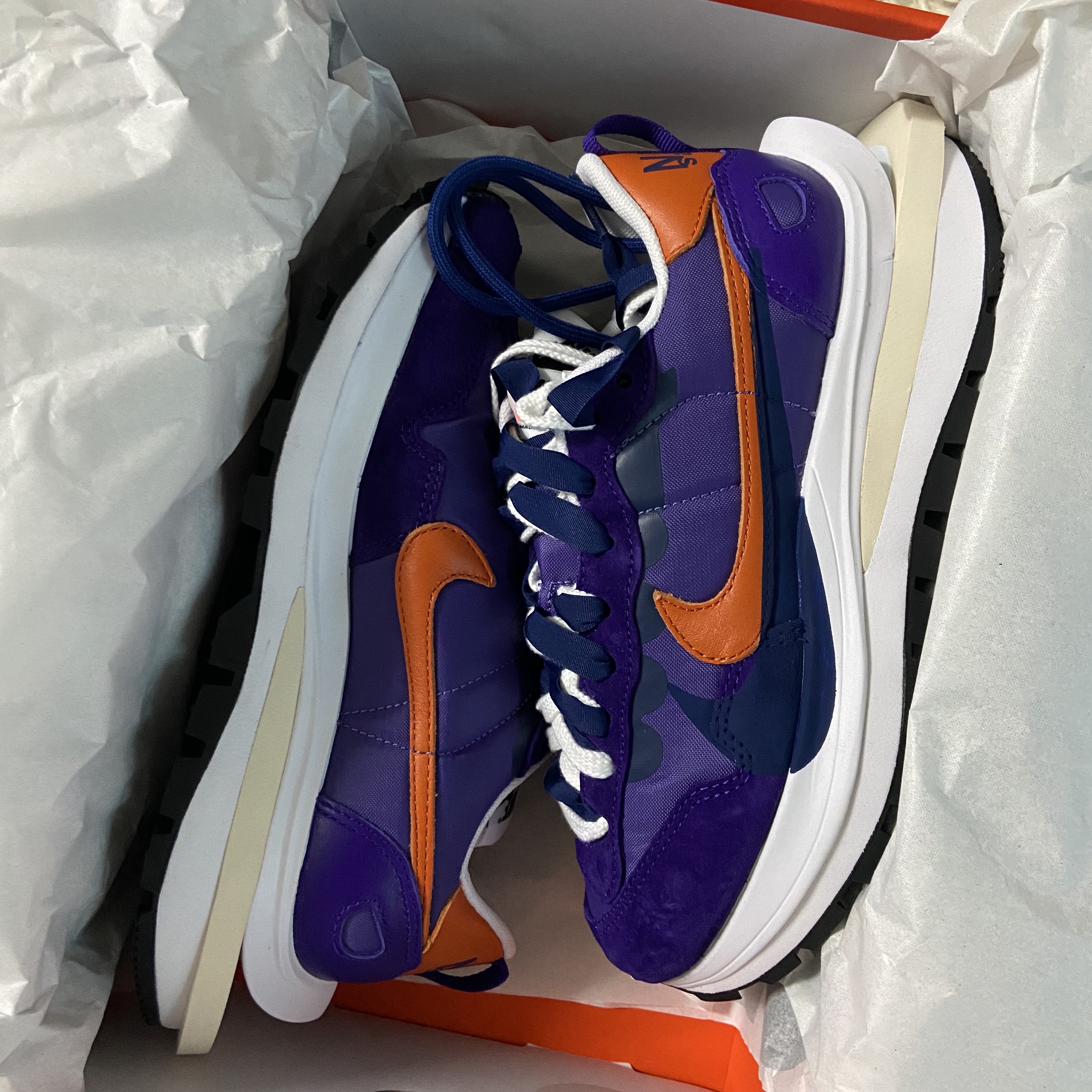 Nike x Sacai VaporWaffle Dark Iris 착용 스타일