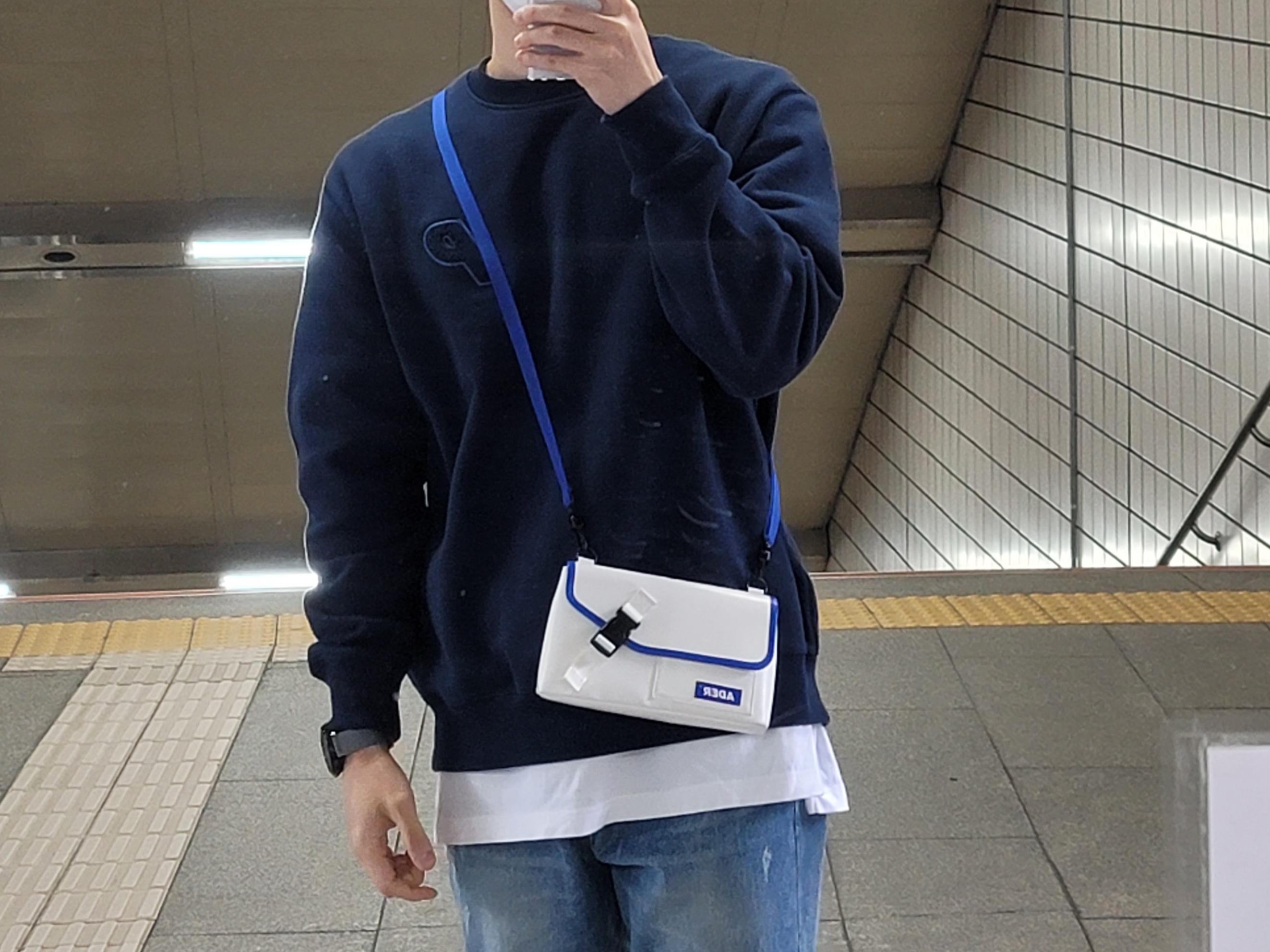 Palace P-3 Chenille Crew Navy - 21SS 착용 스타일