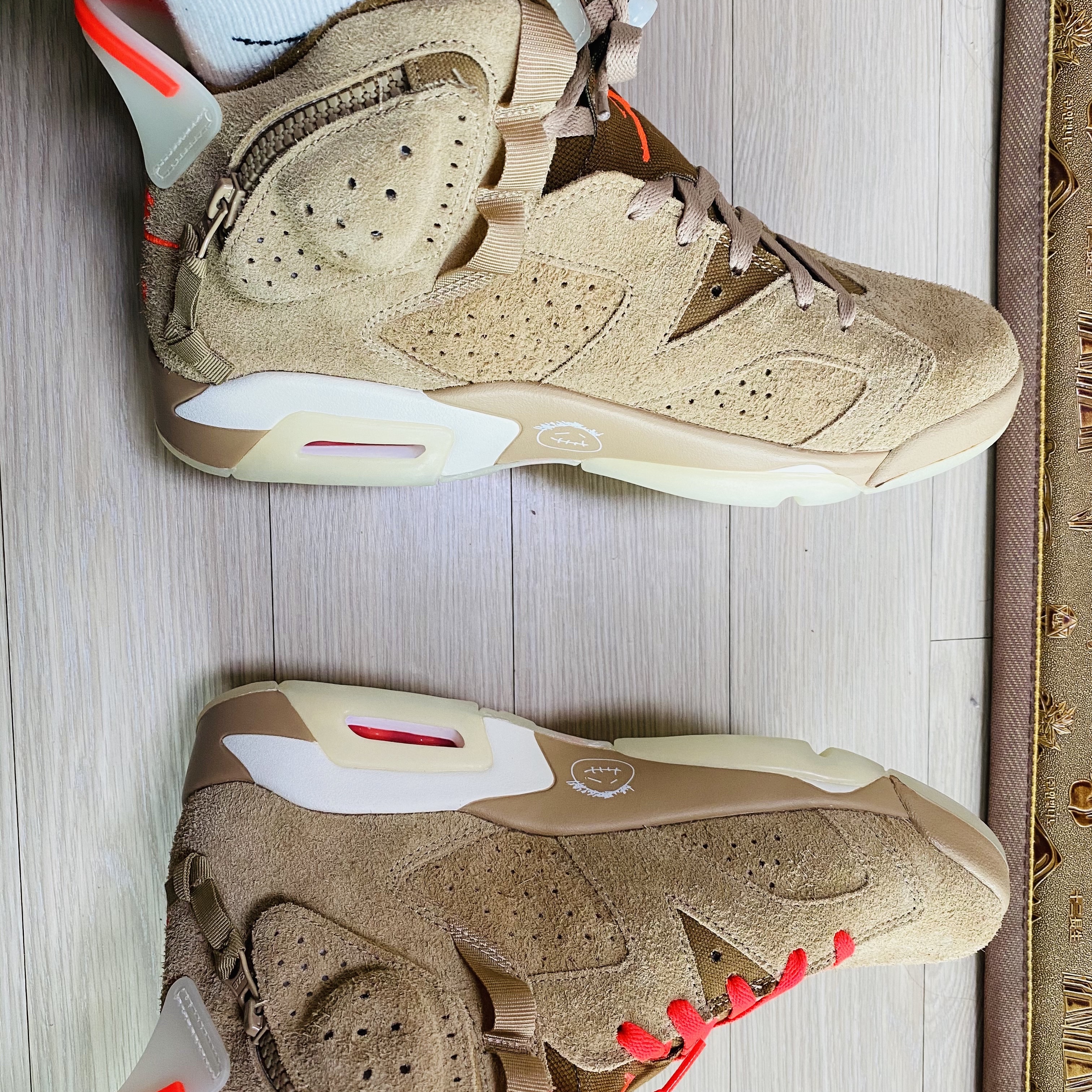 Jordan 6 x Travis Scott Retro SP British Khaki 착용 스타일 - 2