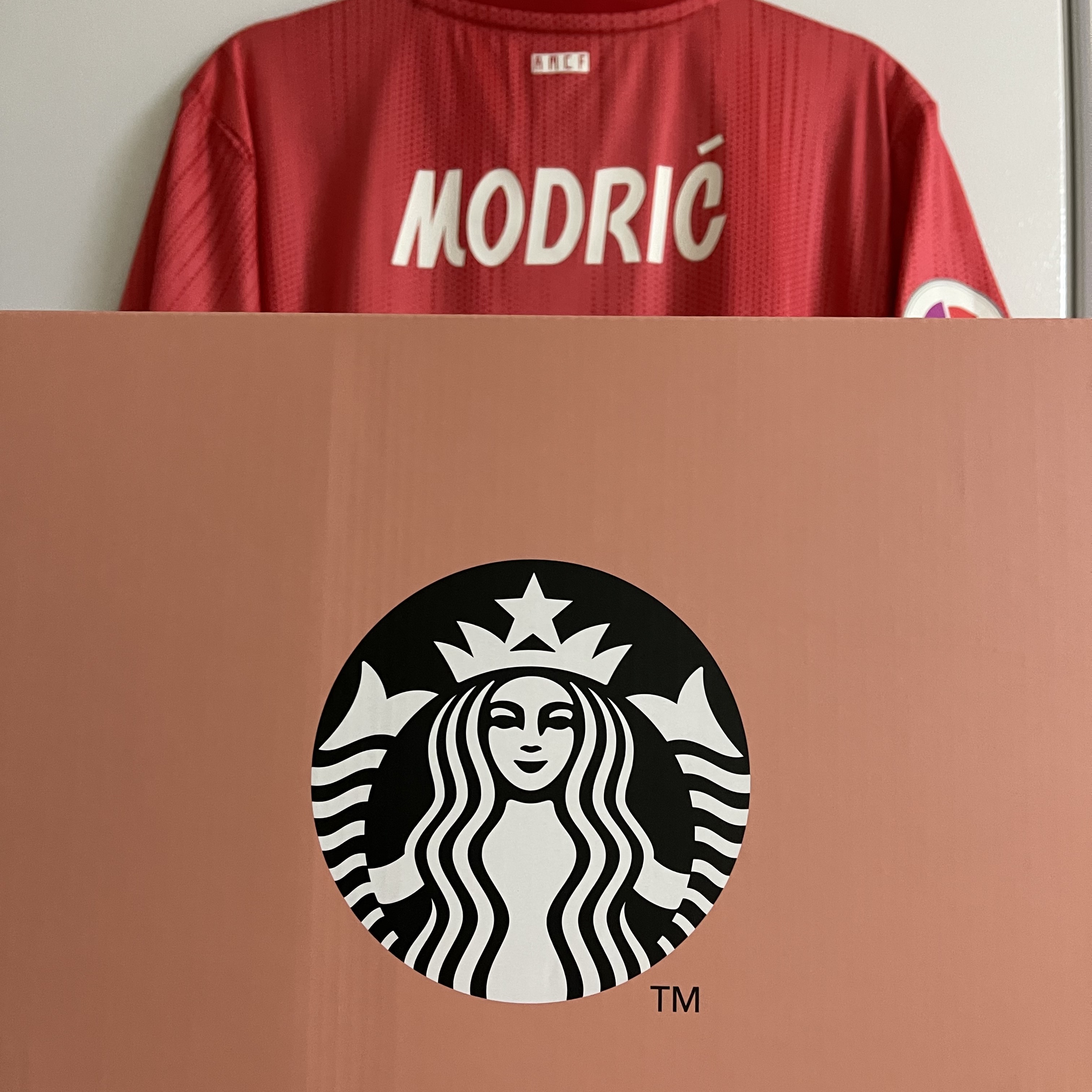 Starbucks Summer Day Cooler Sunny Pink 착용 스타일 - 2