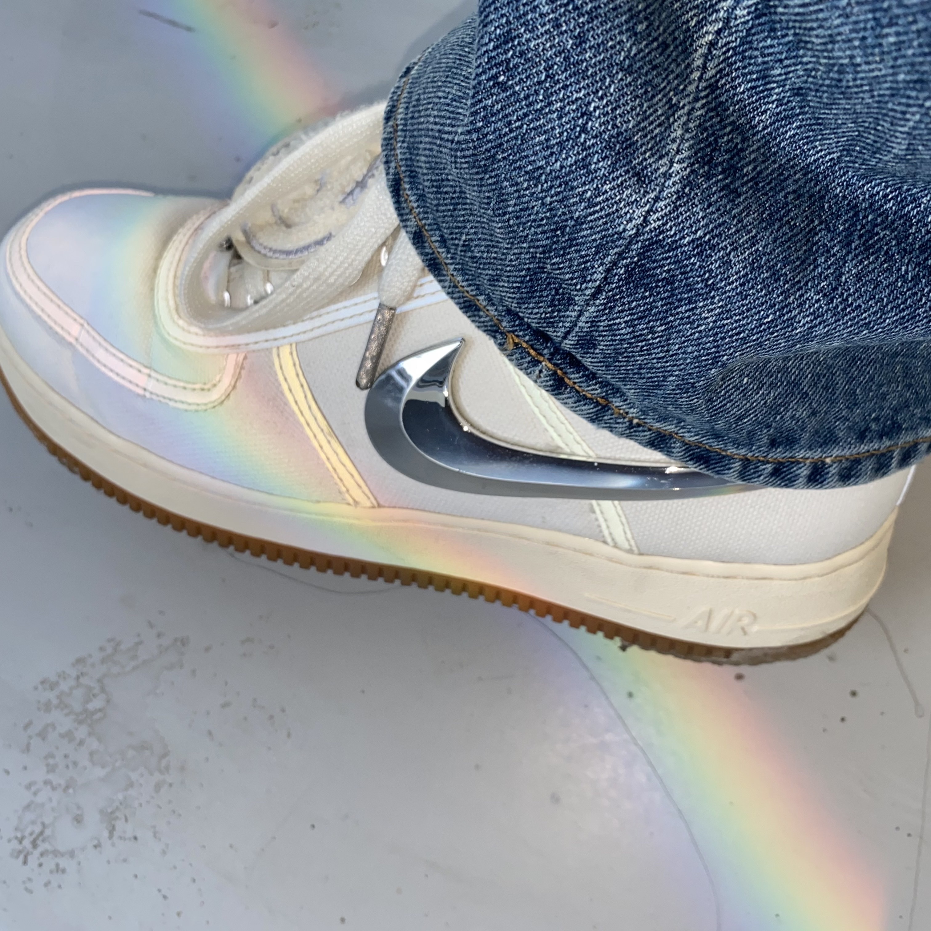 Nike x Travis Scott Air Force 1 Low Sail 착용 스타일