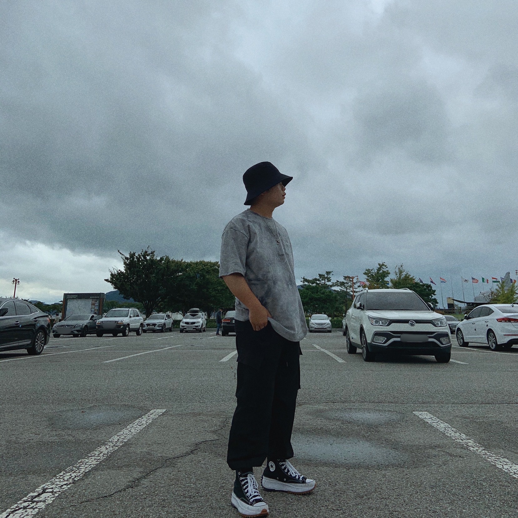 Converse Run Star Hike Hi Black White Gum 착용 스타일