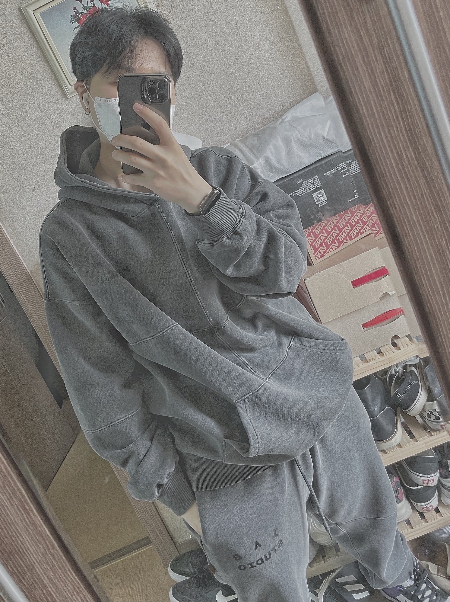 IAB Studio Blocked Pigment Hoodie Black, IAB Studio Blocked Pigment Sweatpants Black 착용 스타일