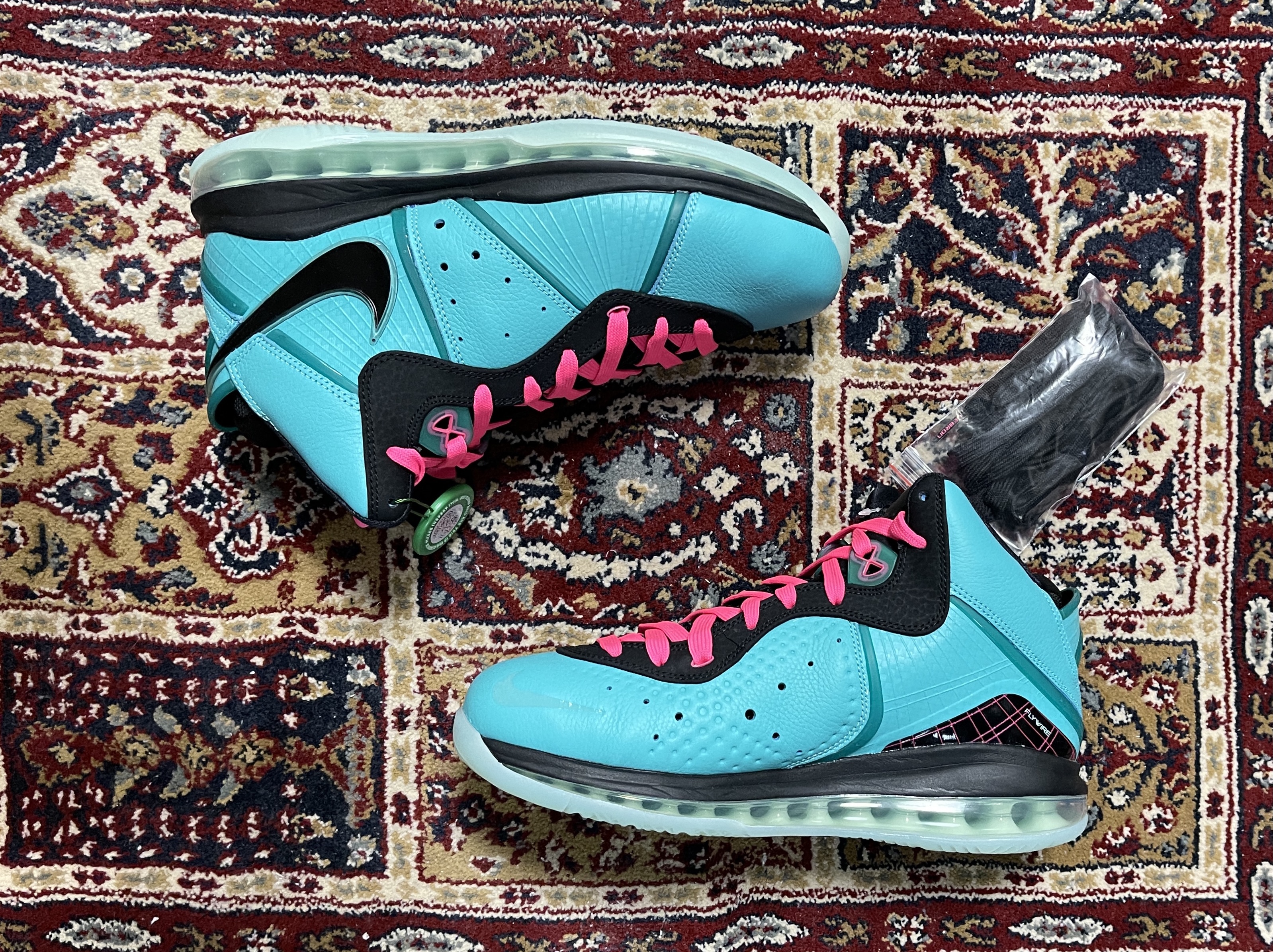 Nike LeBron 8 Pre-Heat South Beach 착용 스타일