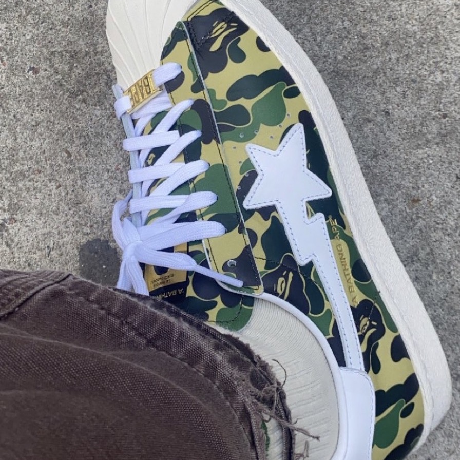 Adidas x BAPE Superstar 80s Green Camo 착용 스타일