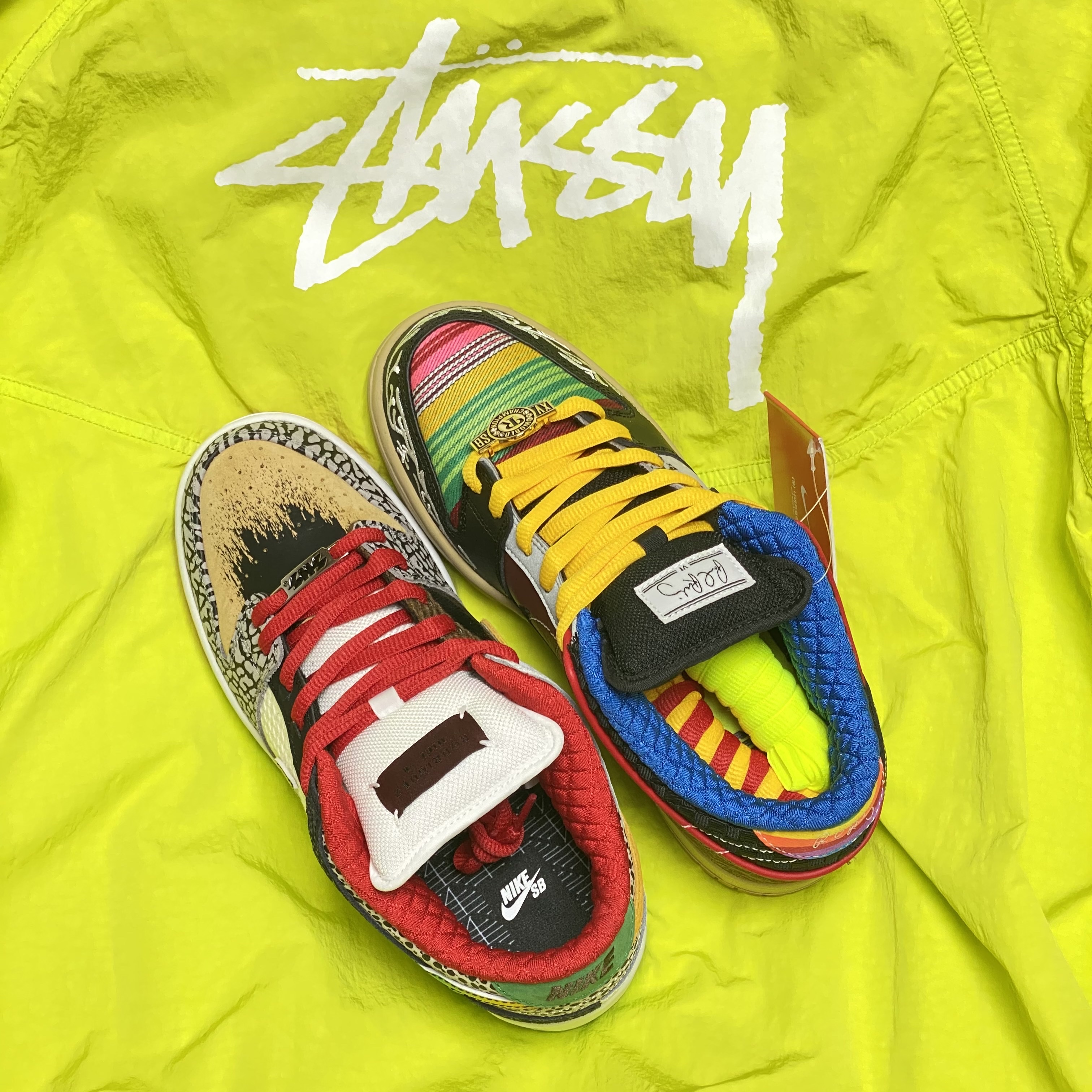 Nike SB Dunk Low What The Paul, Nike x Stussy Windrunner Jacket Bright Cactus 착용 스타일