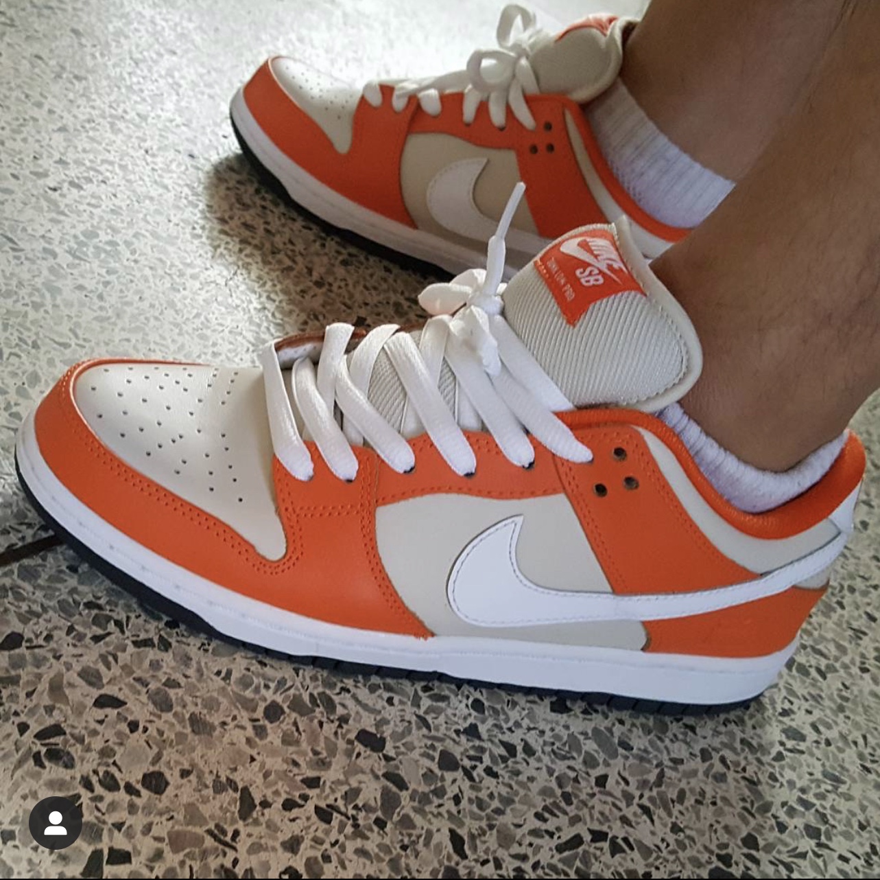 Nike Dunk SB Low Orange Box 착용 스타일