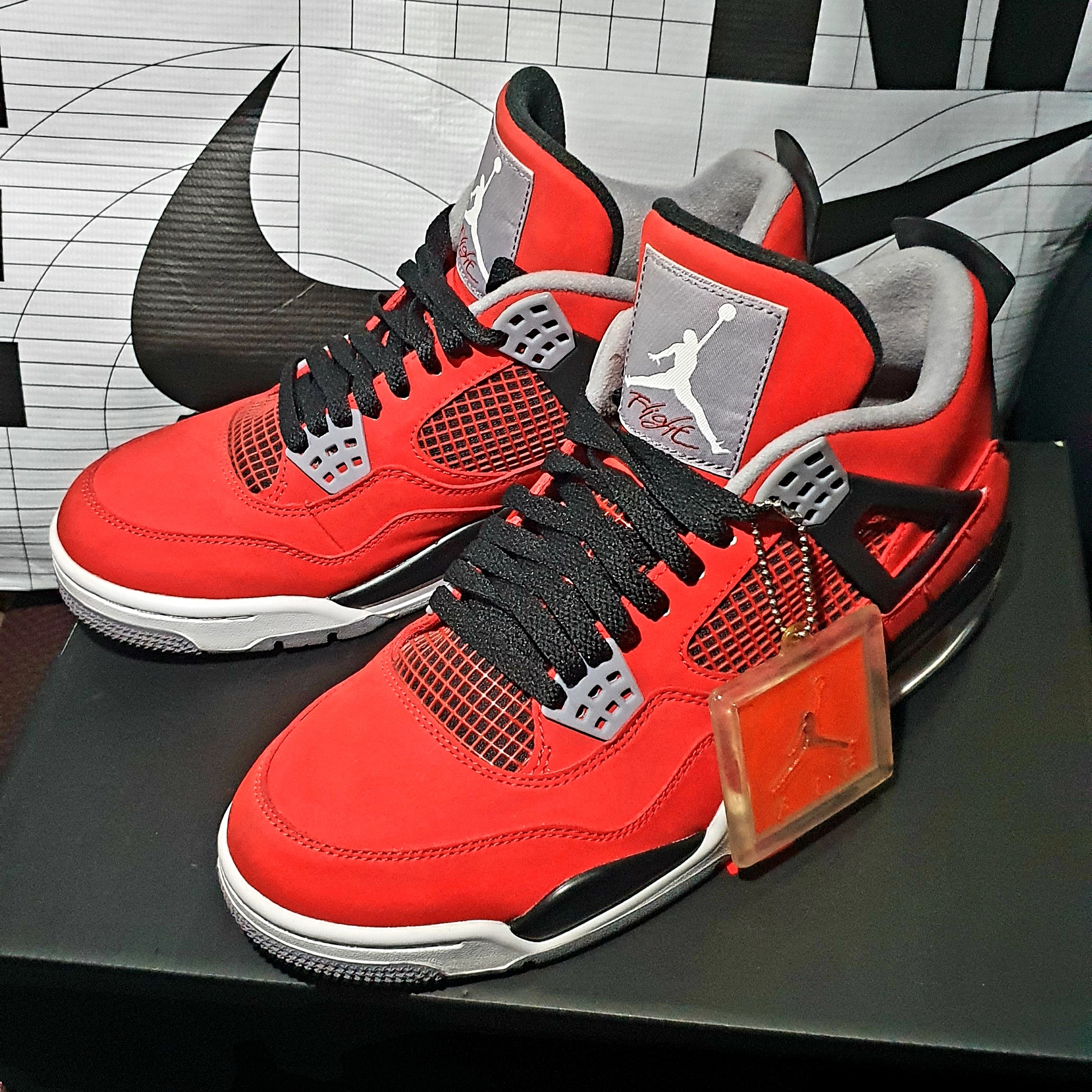 Jordan 4 Retro Toro Bravo 착용 스타일 - 1